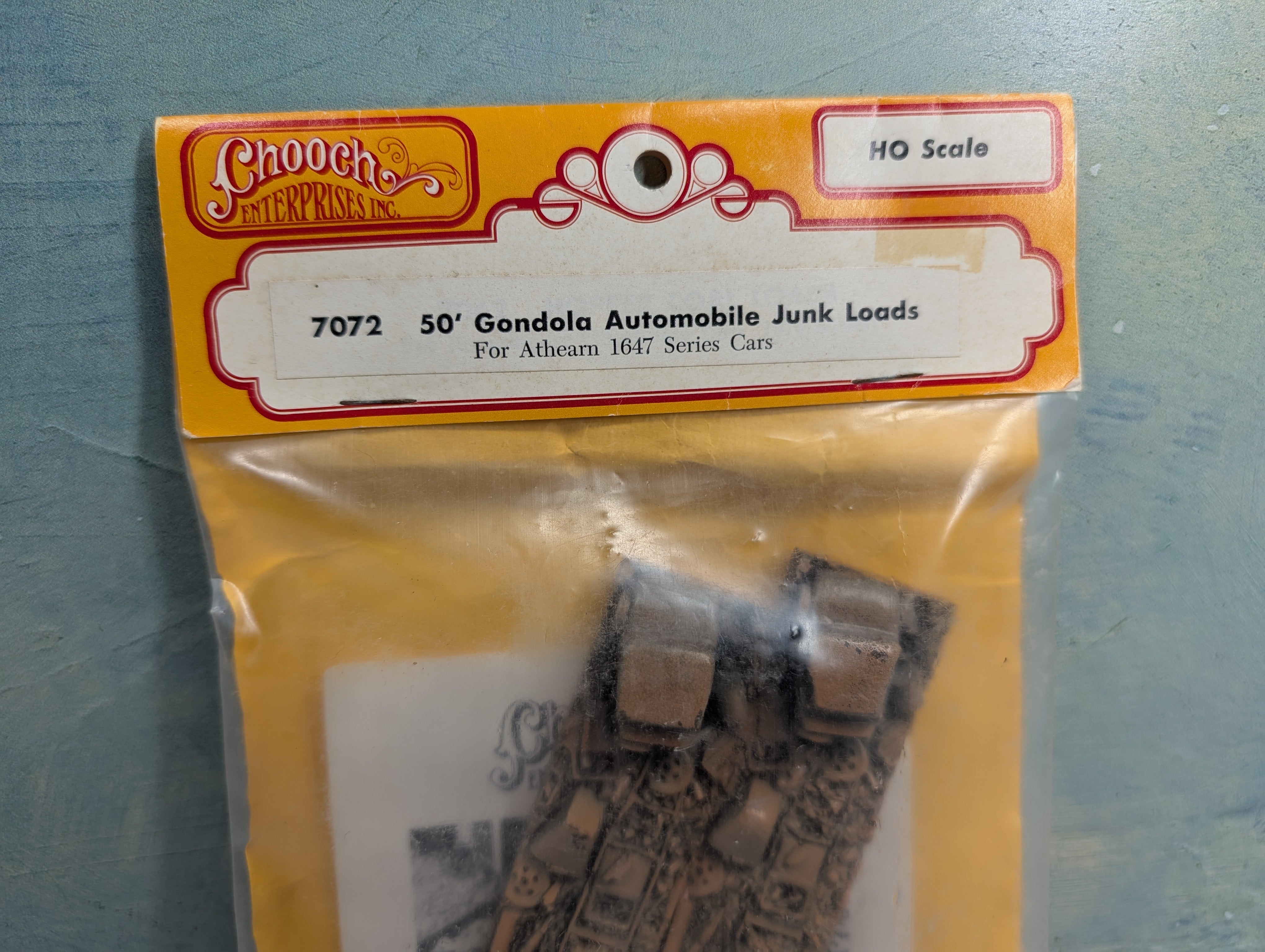 Chooch Enterprises Inc 7072 HO Scale 50' Gondfola Automobile Junk Loads (2 pcs)