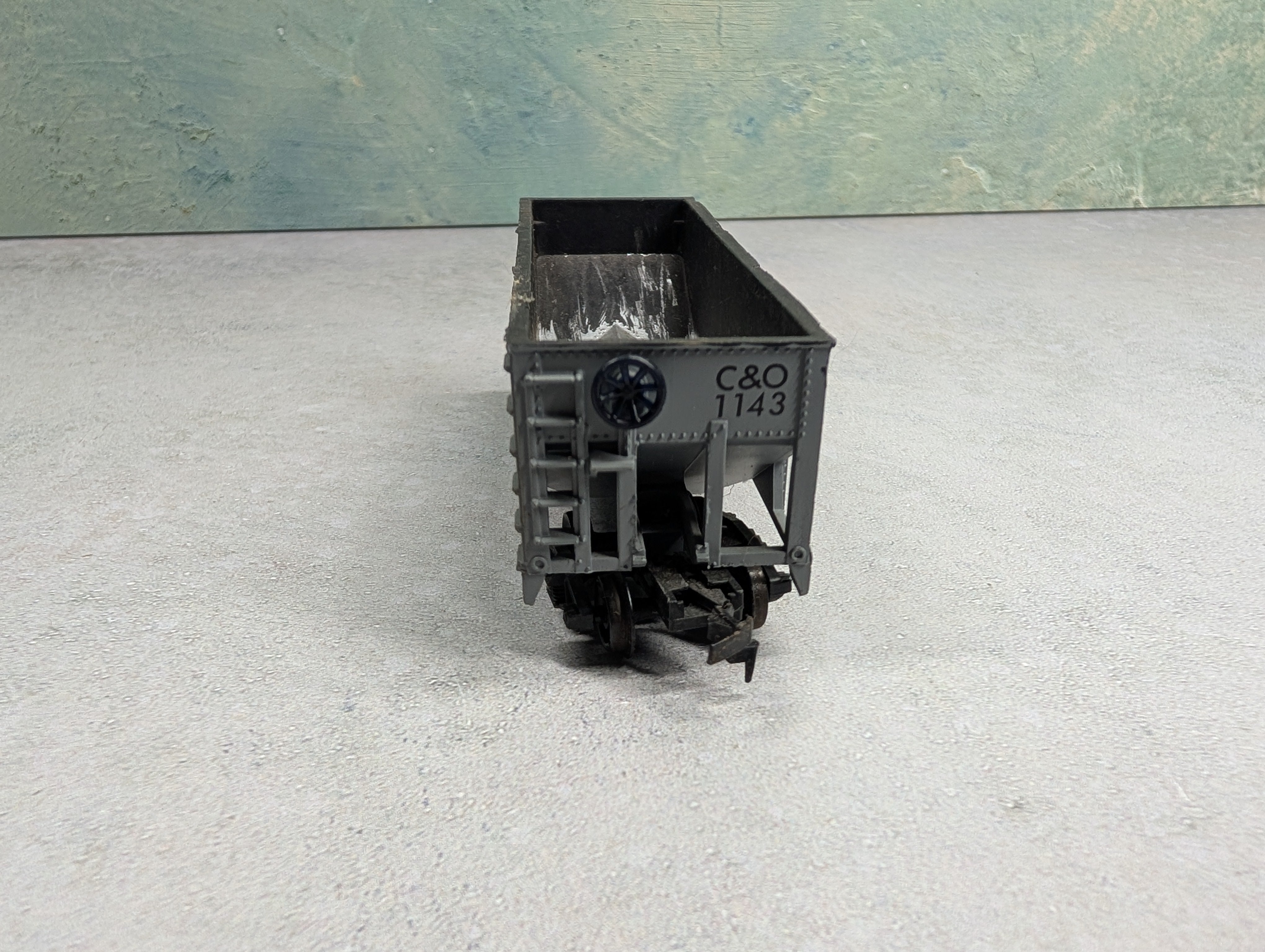 USED HO Scale 2 Bay Hopper Chesapeake and Ohio C&O #1143