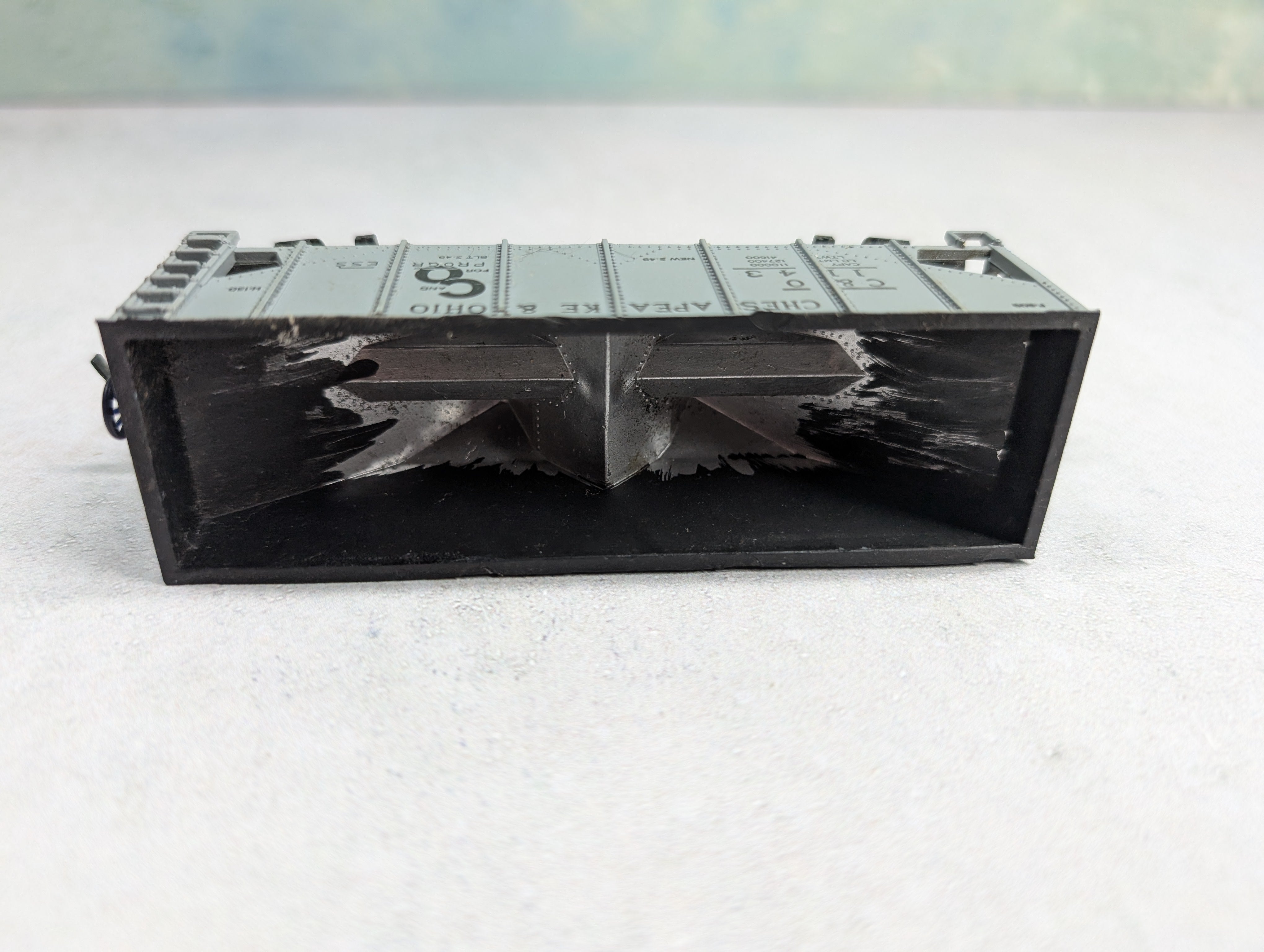USED HO Scale 2 Bay Hopper Chesapeake and Ohio C&O #1143