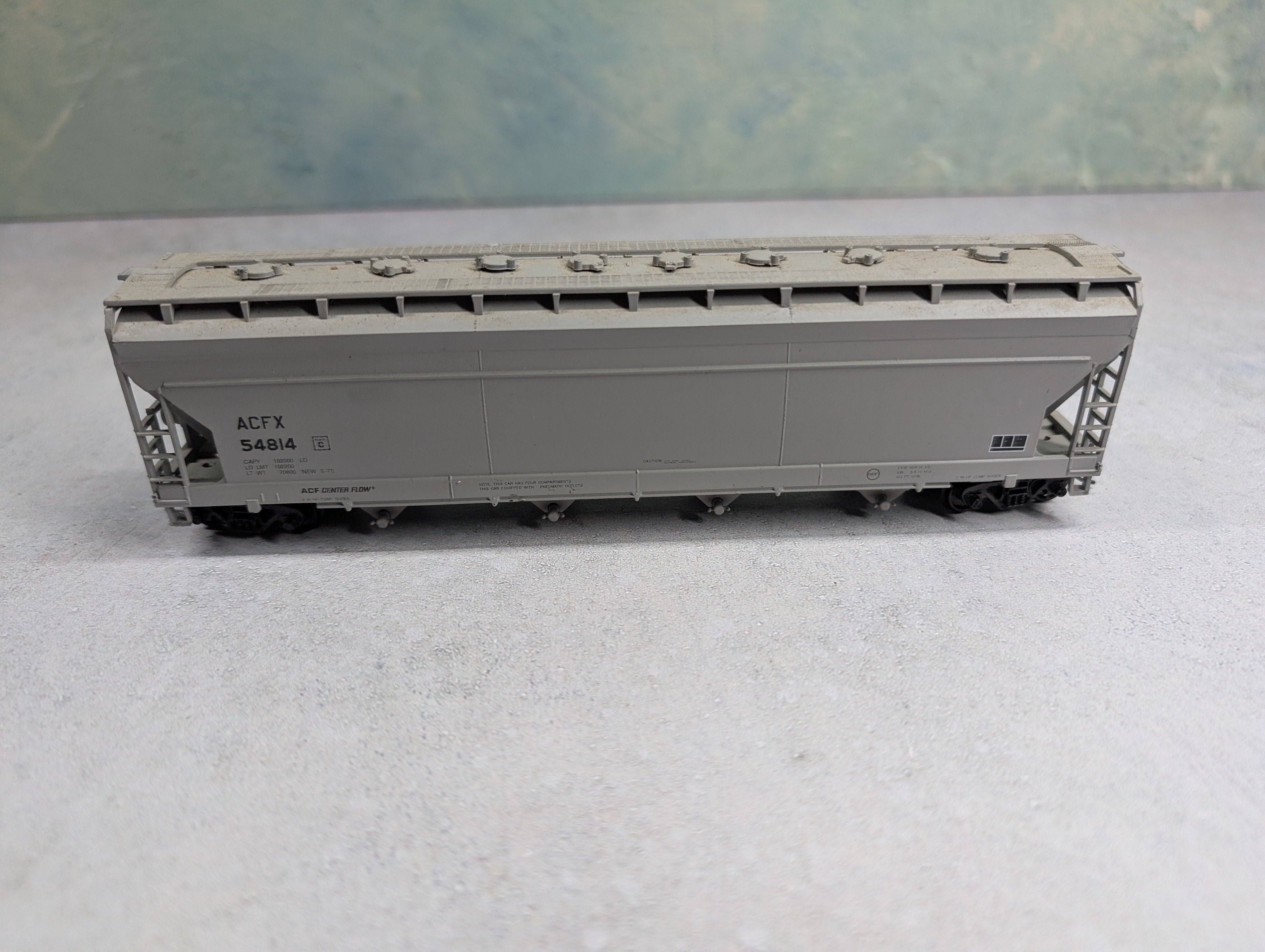USED Athearn HO Scale 4 Bay ACF Center Flow Covered Hopper ACFX #54814