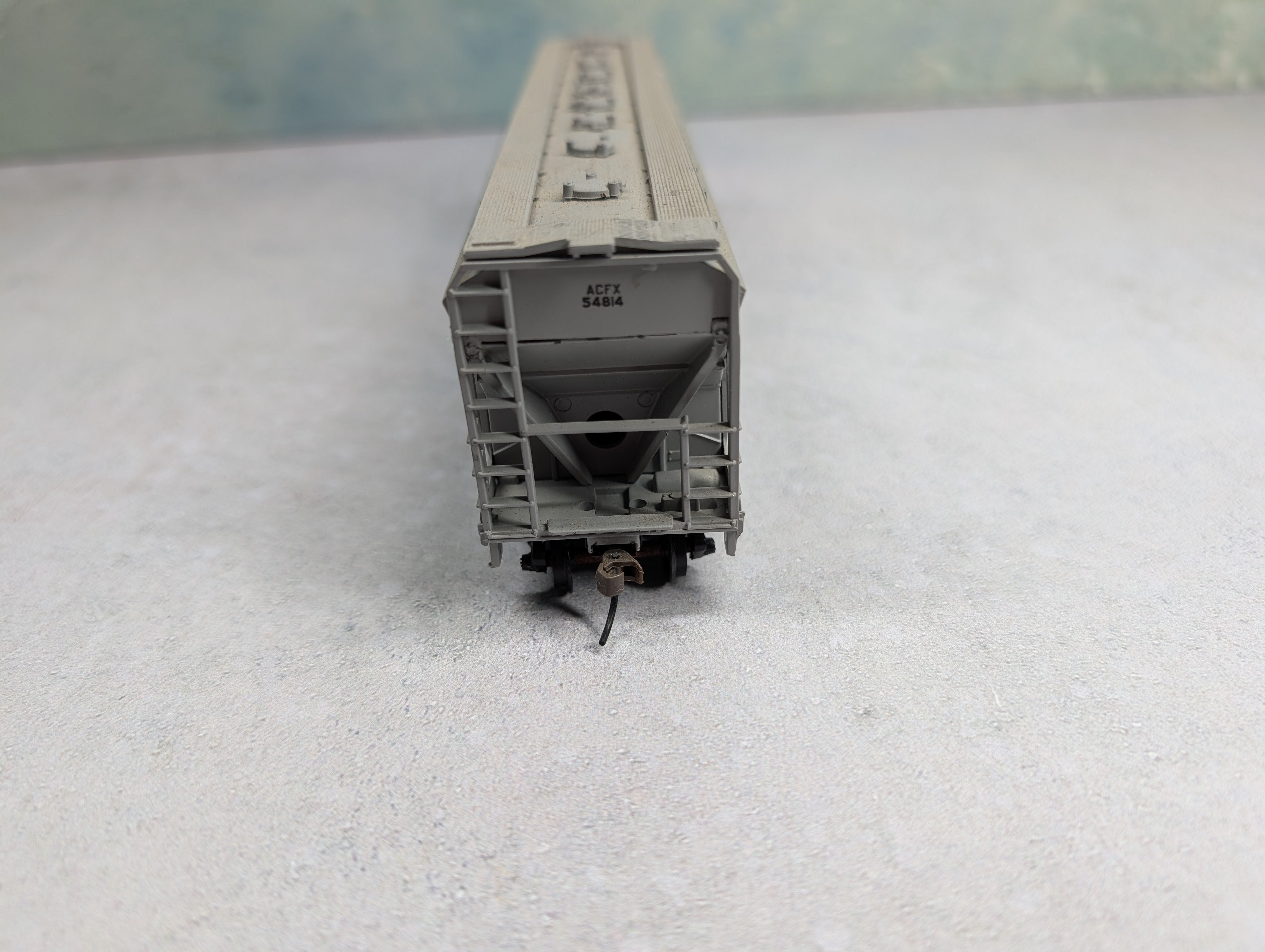 USED Athearn HO Scale 4 Bay ACF Center Flow Covered Hopper ACFX #54814