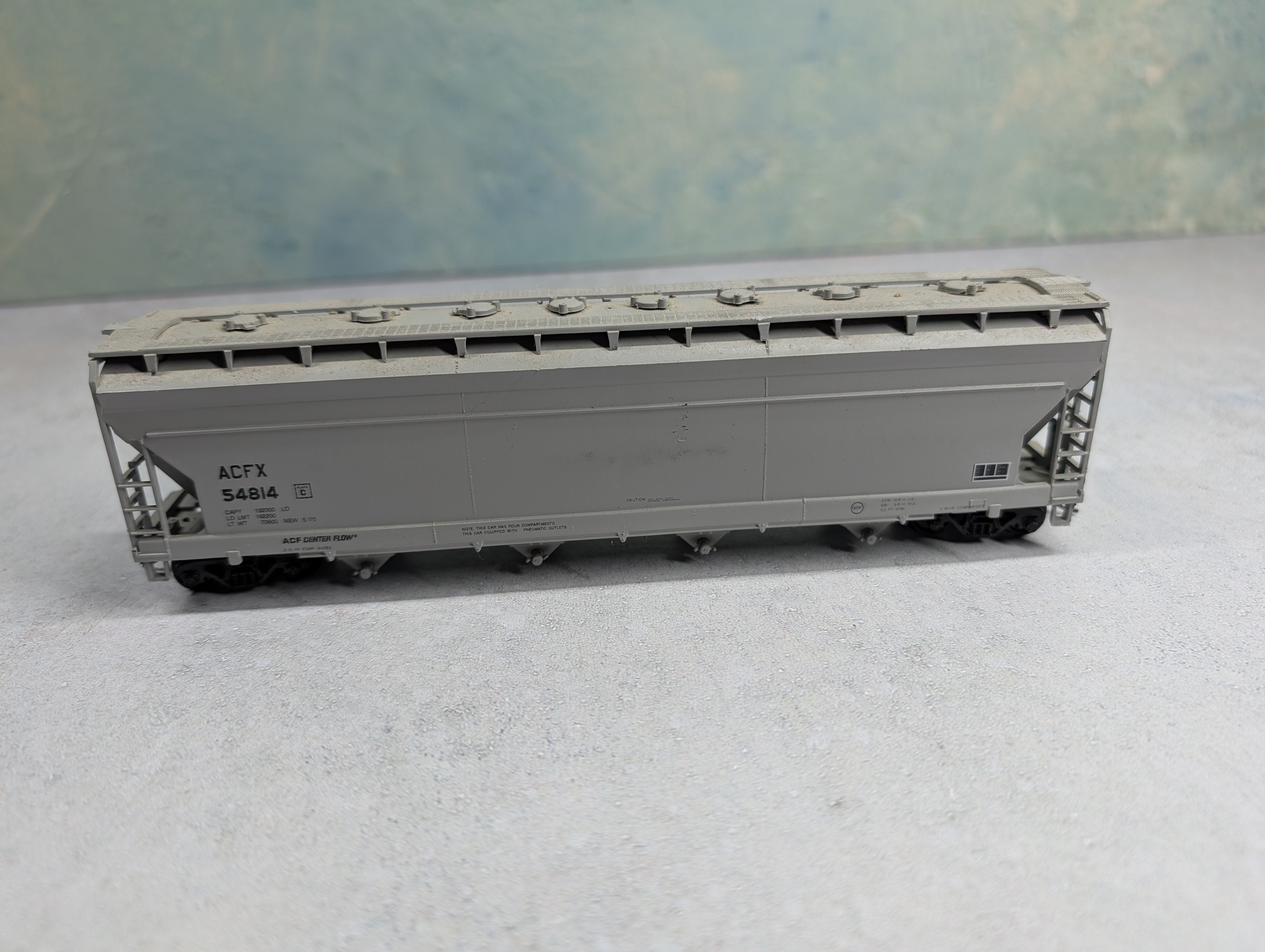 USED Athearn HO Scale 4 Bay ACF Center Flow Covered Hopper ACFX #54814