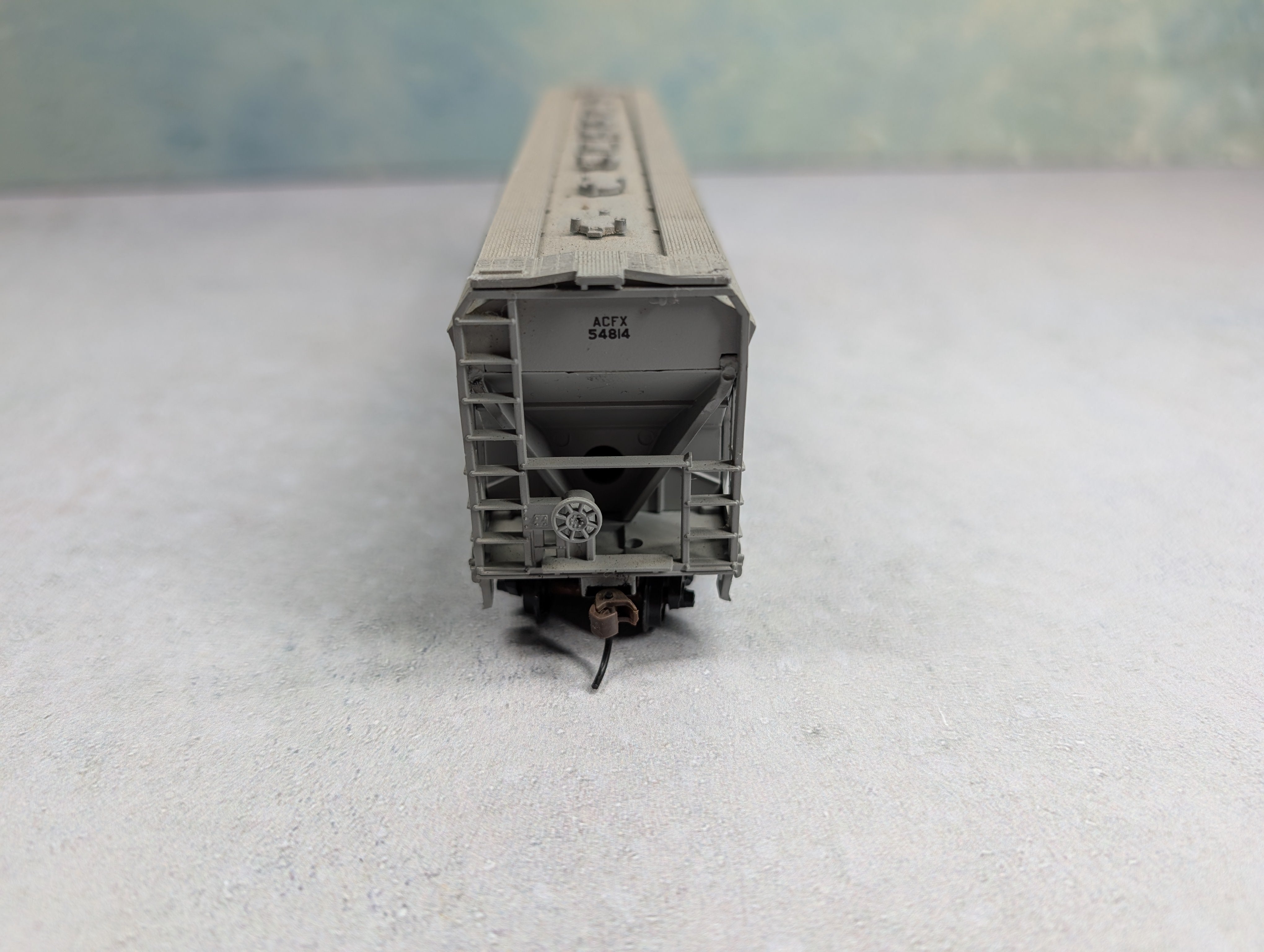 USED Athearn HO Scale 4 Bay ACF Center Flow Covered Hopper ACFX #54814