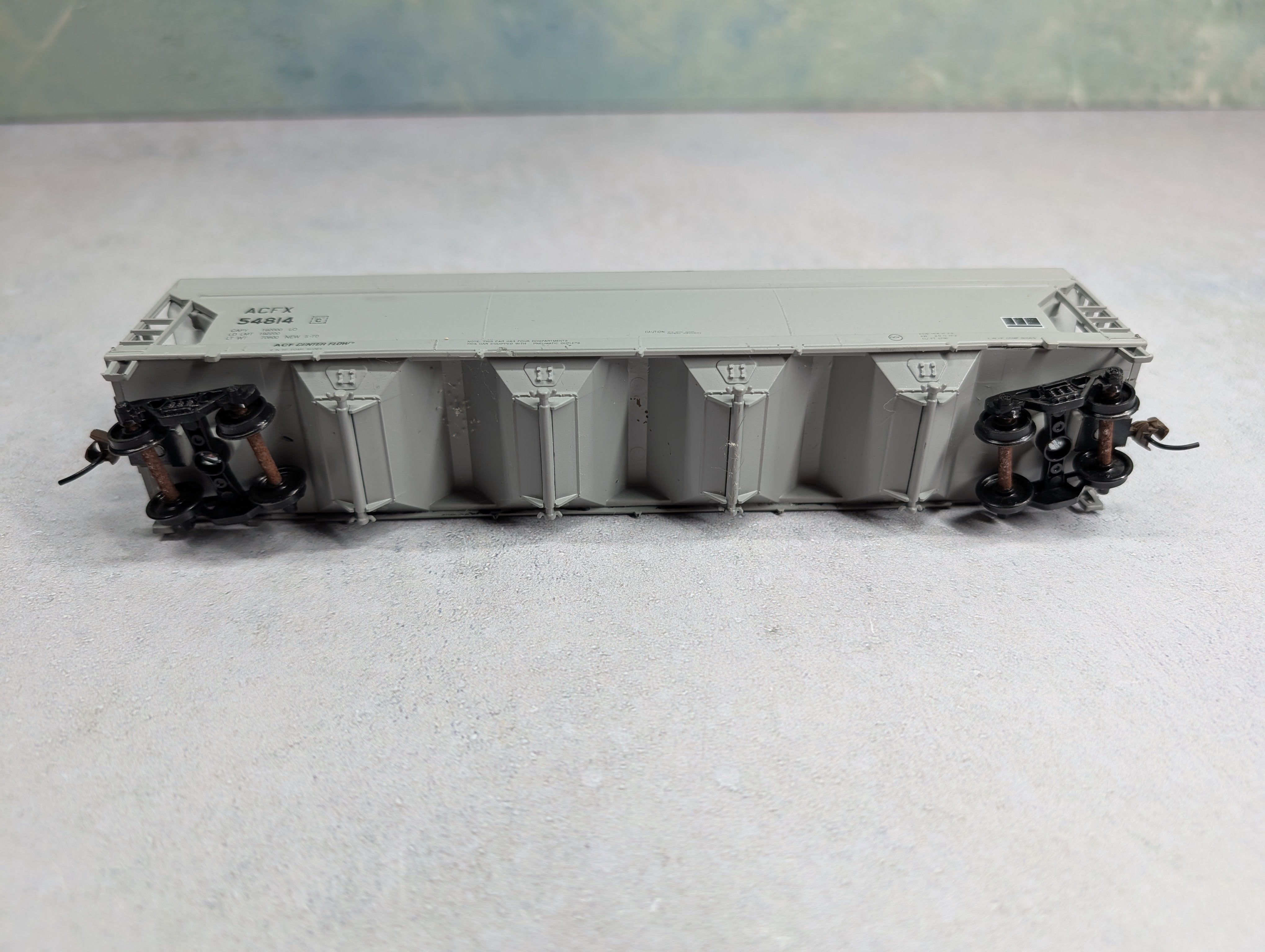 USED Athearn HO Scale 4 Bay ACF Center Flow Covered Hopper ACFX #54814