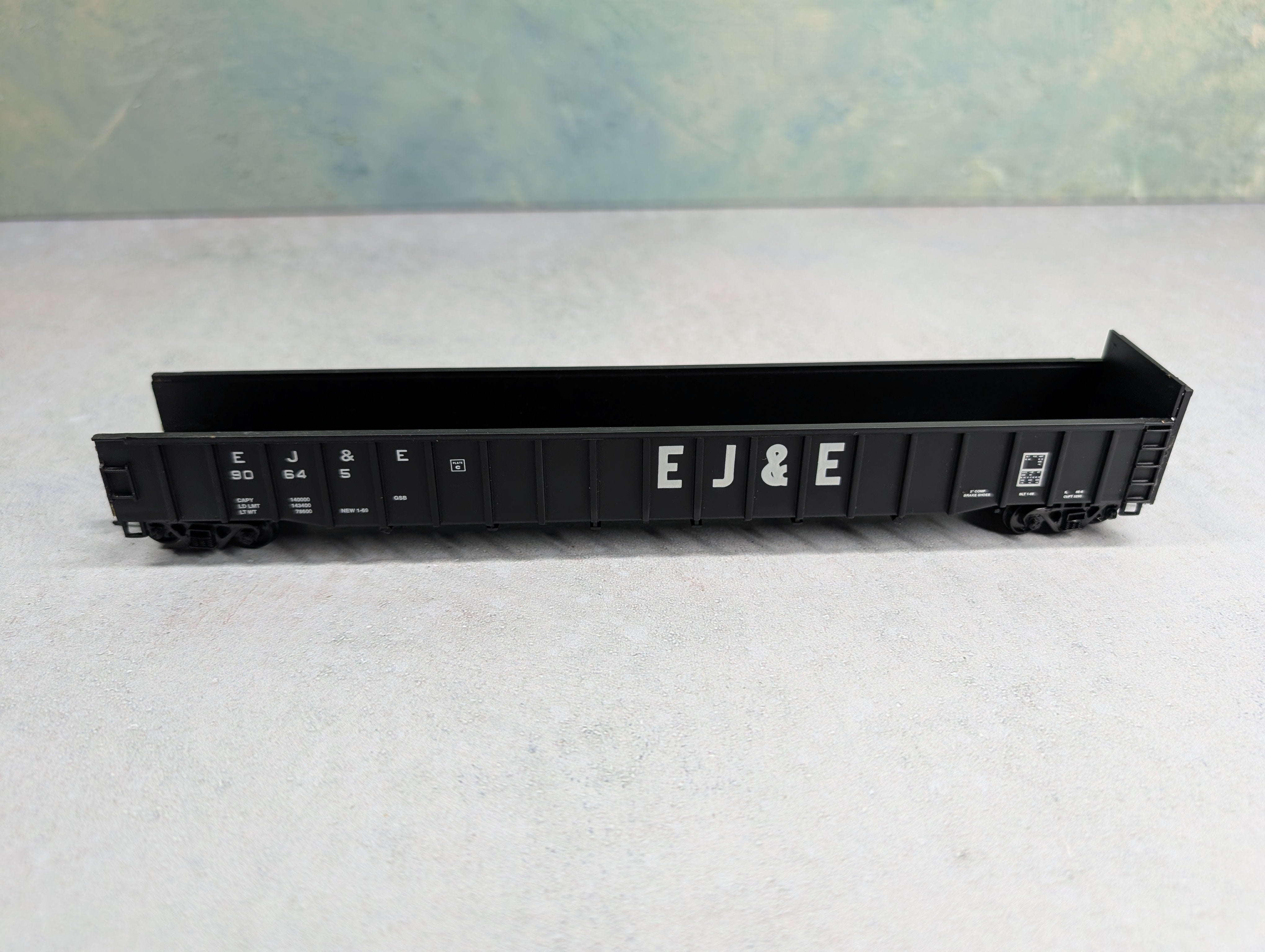 USED Walthers HO Scale 65' Mill Gondola Elgin Joliet & Eastern EJ&E #90645