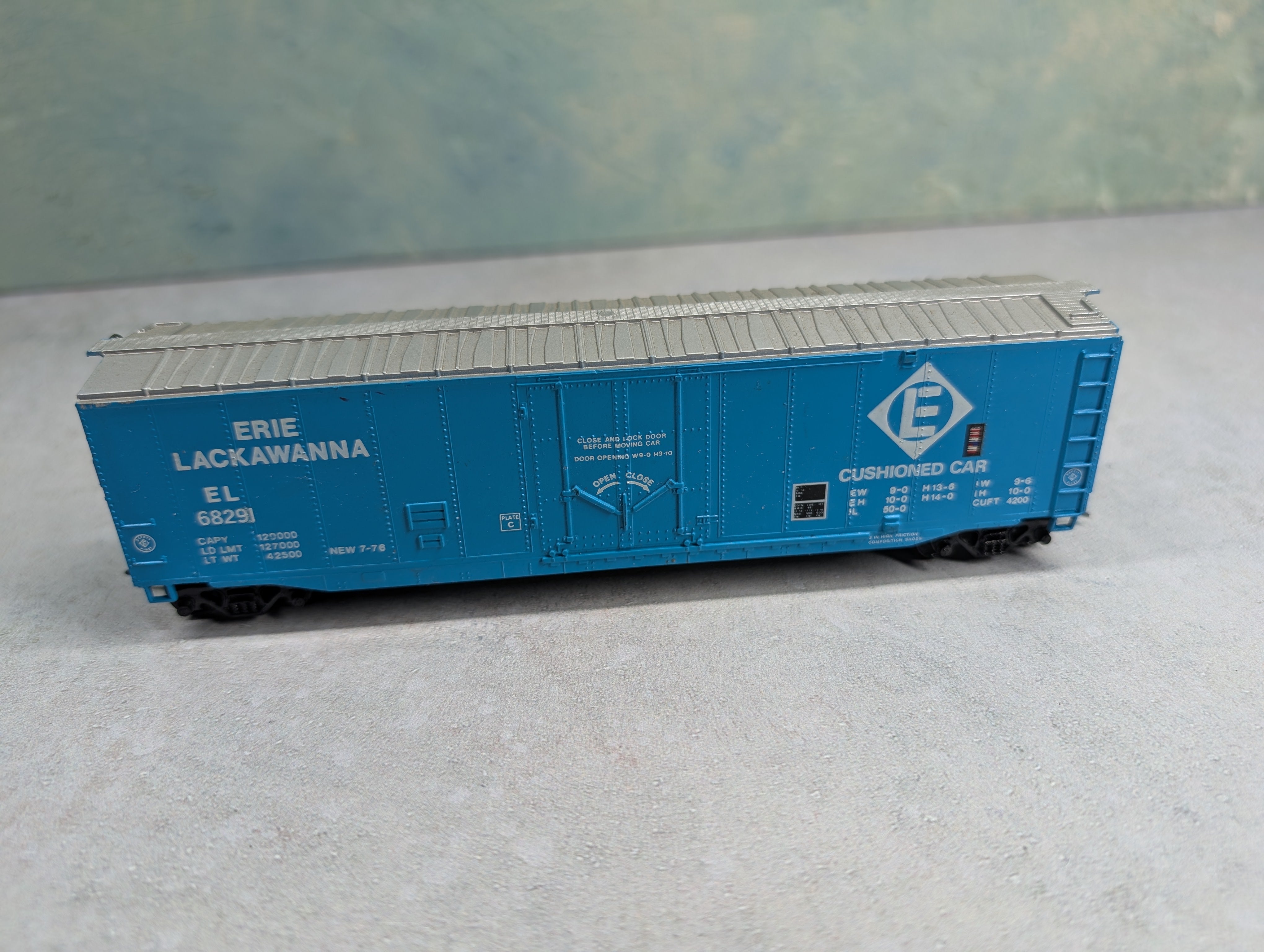 USED Bachmann HO Scale 50' Box Car Erie Lackawanna EL #68291
