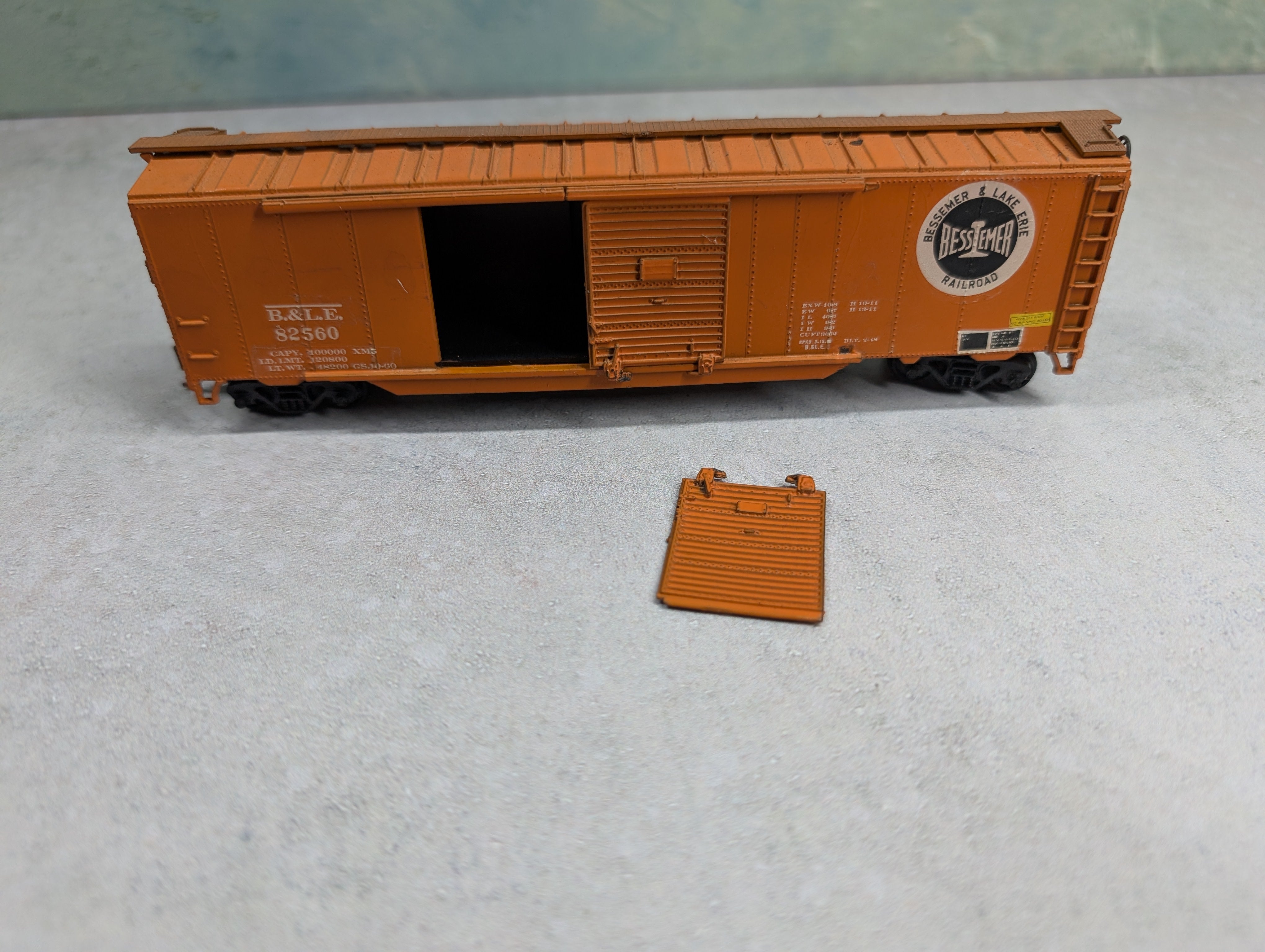 USED Athearn HO Scale 50' Double Door OB Box Car Bessemer & Lake Erie B&LE #82560 Custom Decals