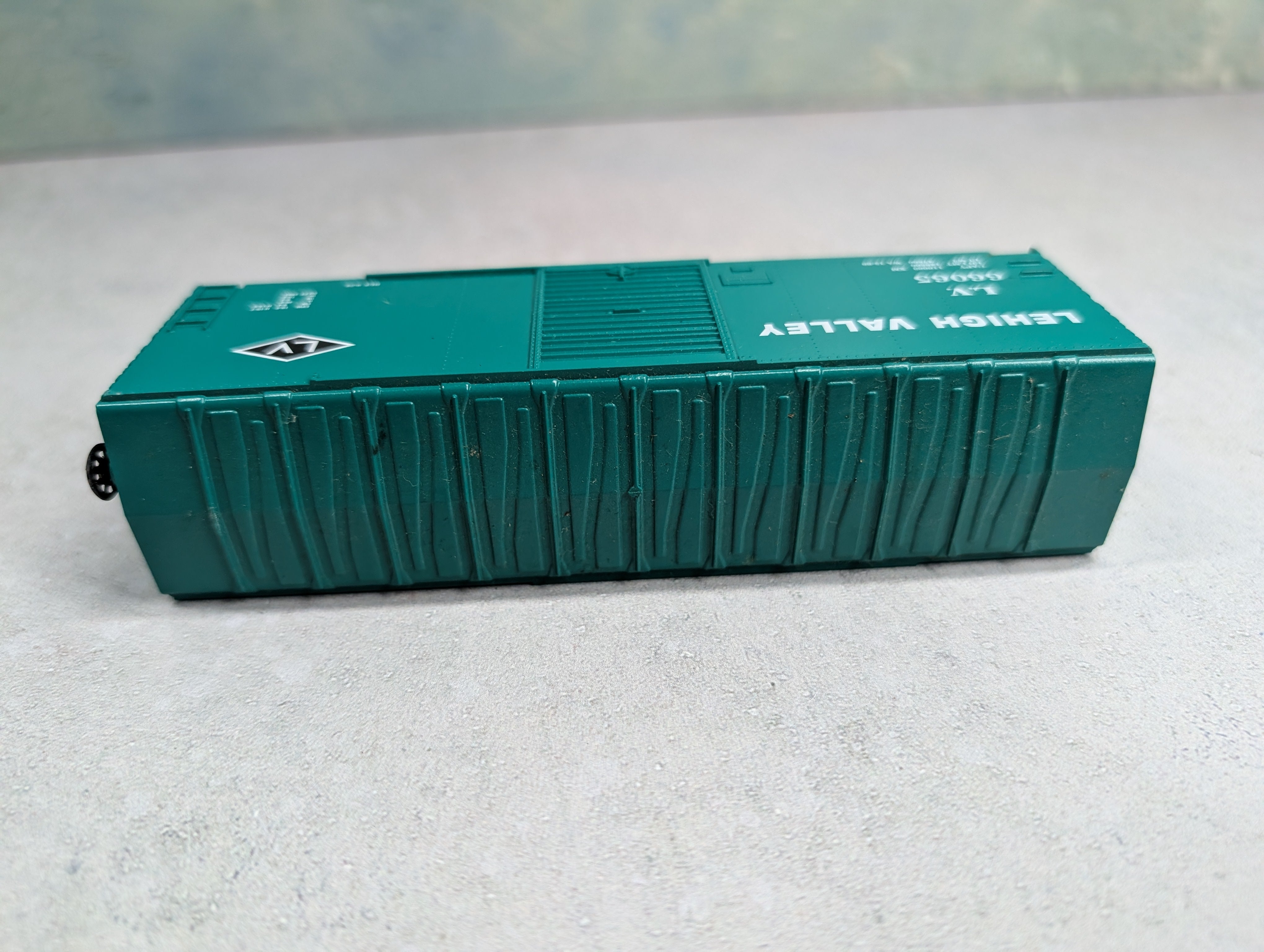 USED Roundhouse HO Scale 40' Box Car Lehigh Valley LV #66065