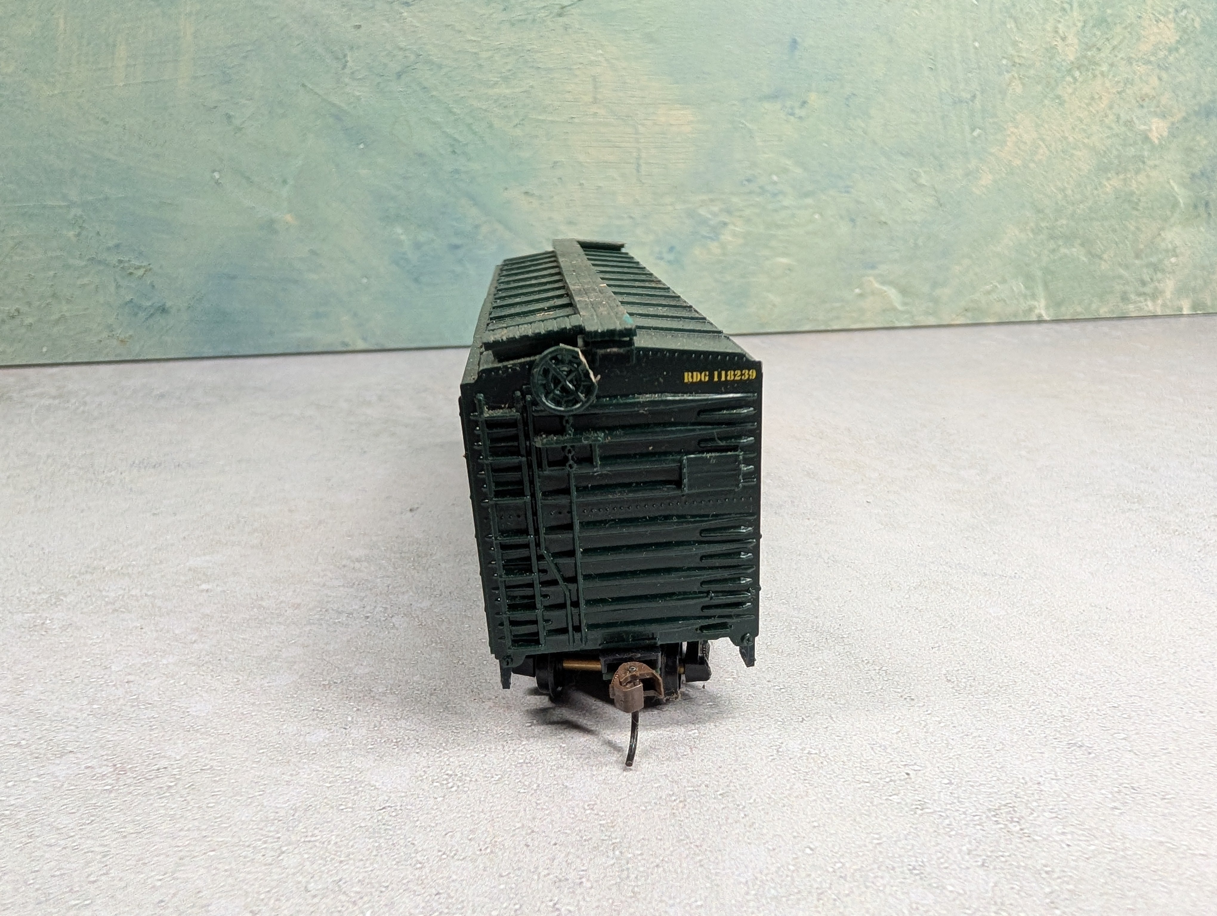 USED Roundhouse HO Scale 40' Box Car Reading RDG #118239