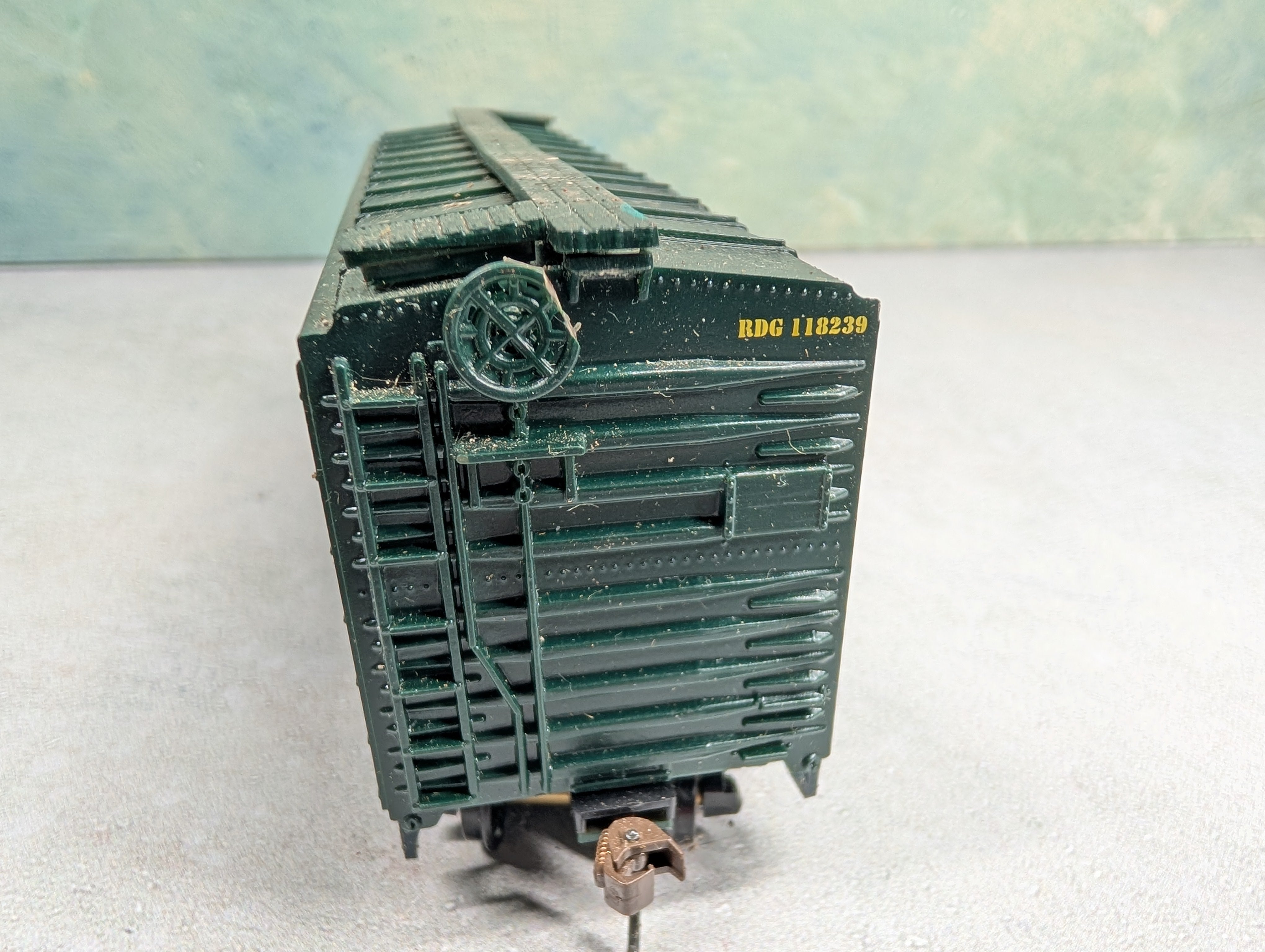 USED Roundhouse HO Scale 40' Box Car Reading RDG #118239