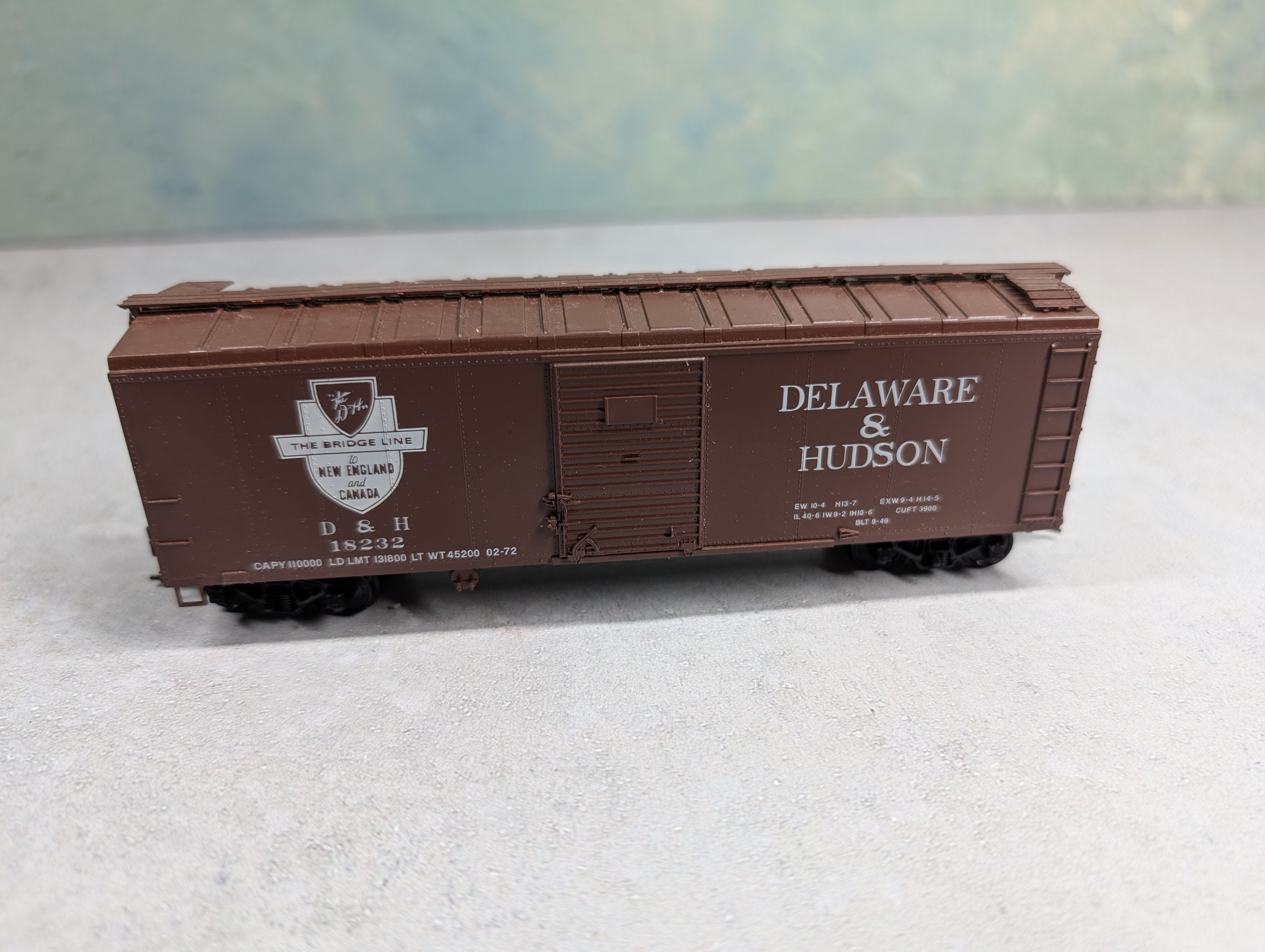 USED Bowser HO Scale 40' Box Car Delaware and Hudson D&H #18232