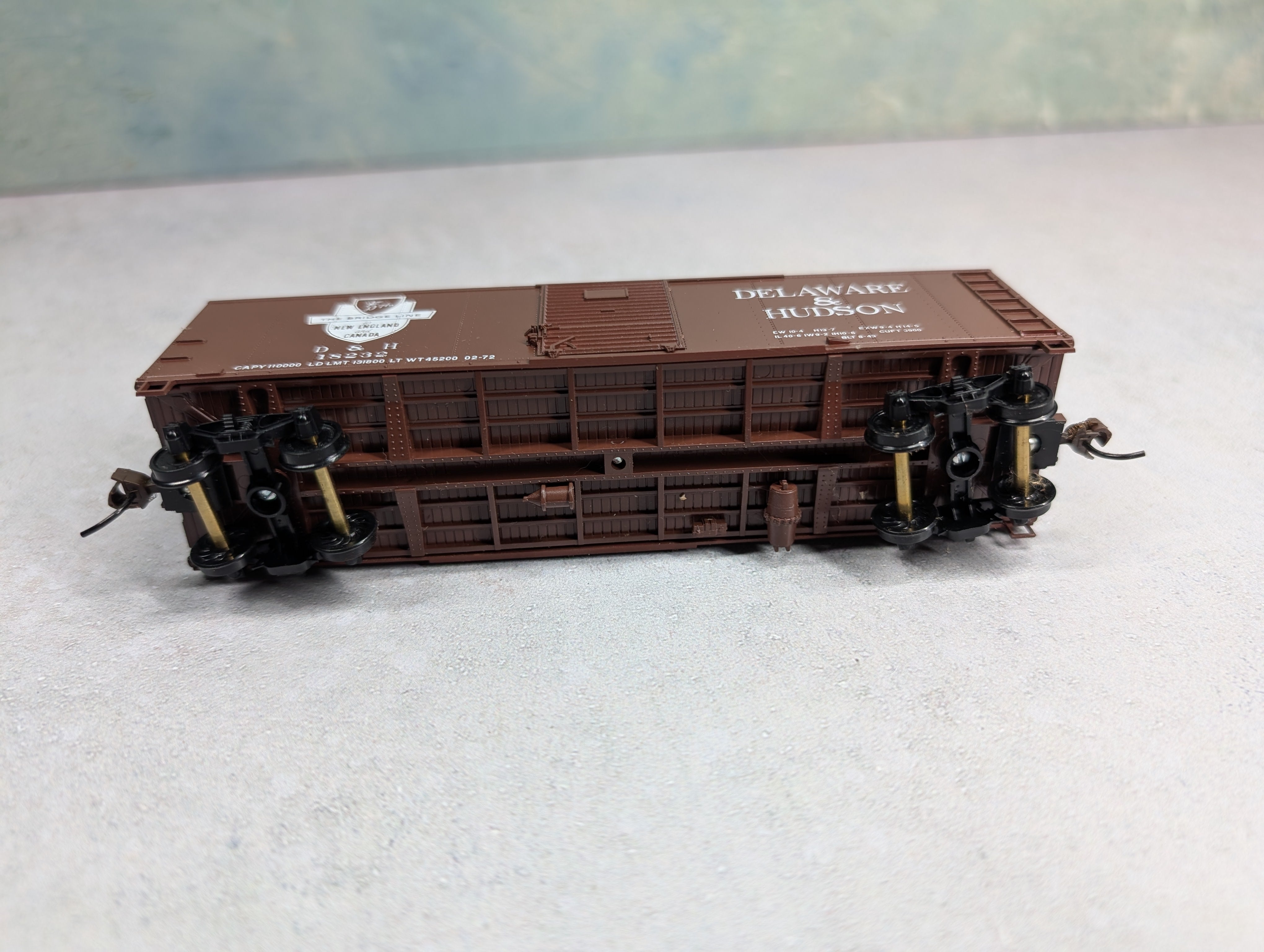 USED Bowser HO Scale 40' Box Car Delaware and Hudson D&H #18232