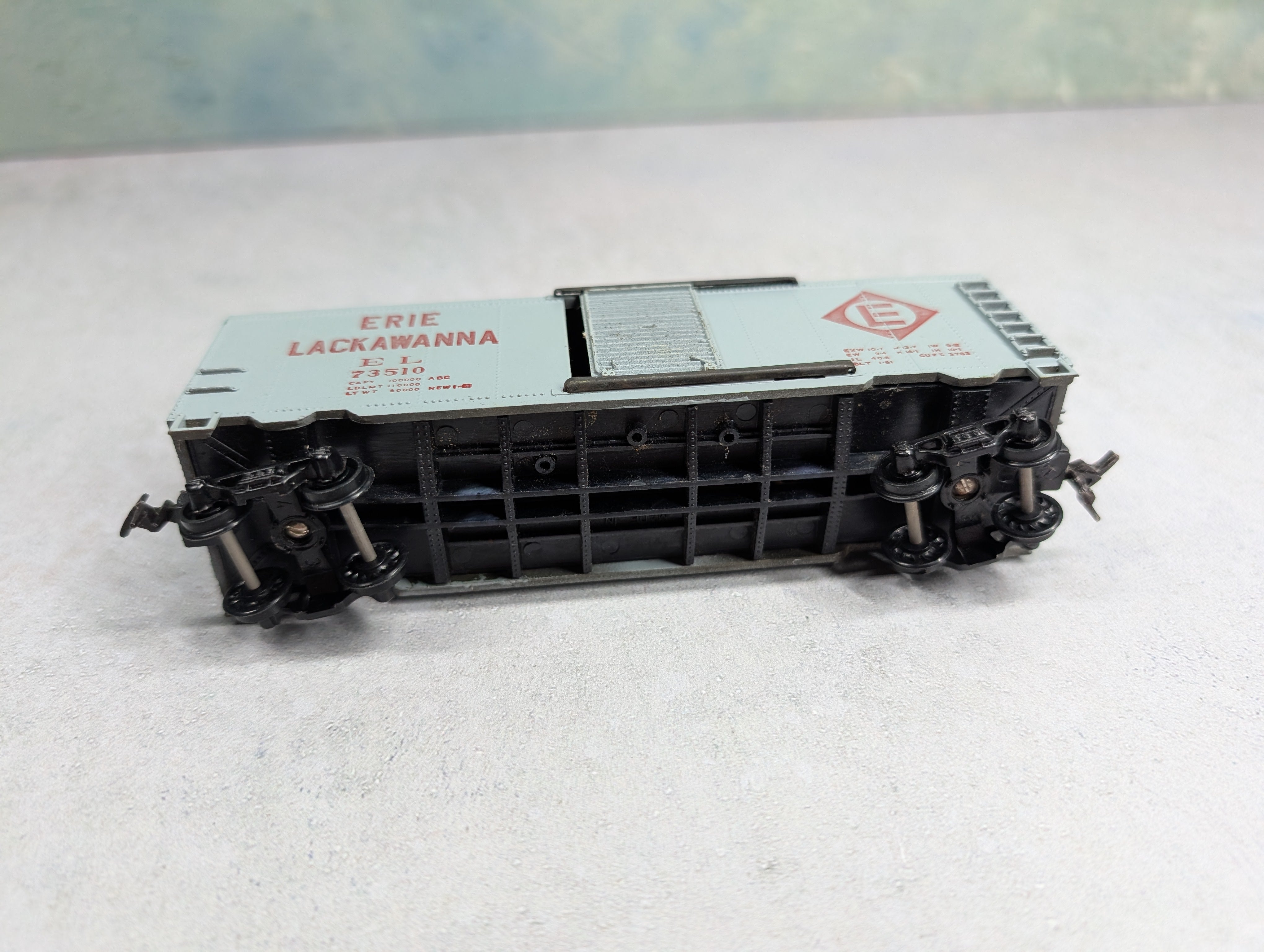 USED Varney HO Scale 40' Box Car Erie Lackawanna EL #73510