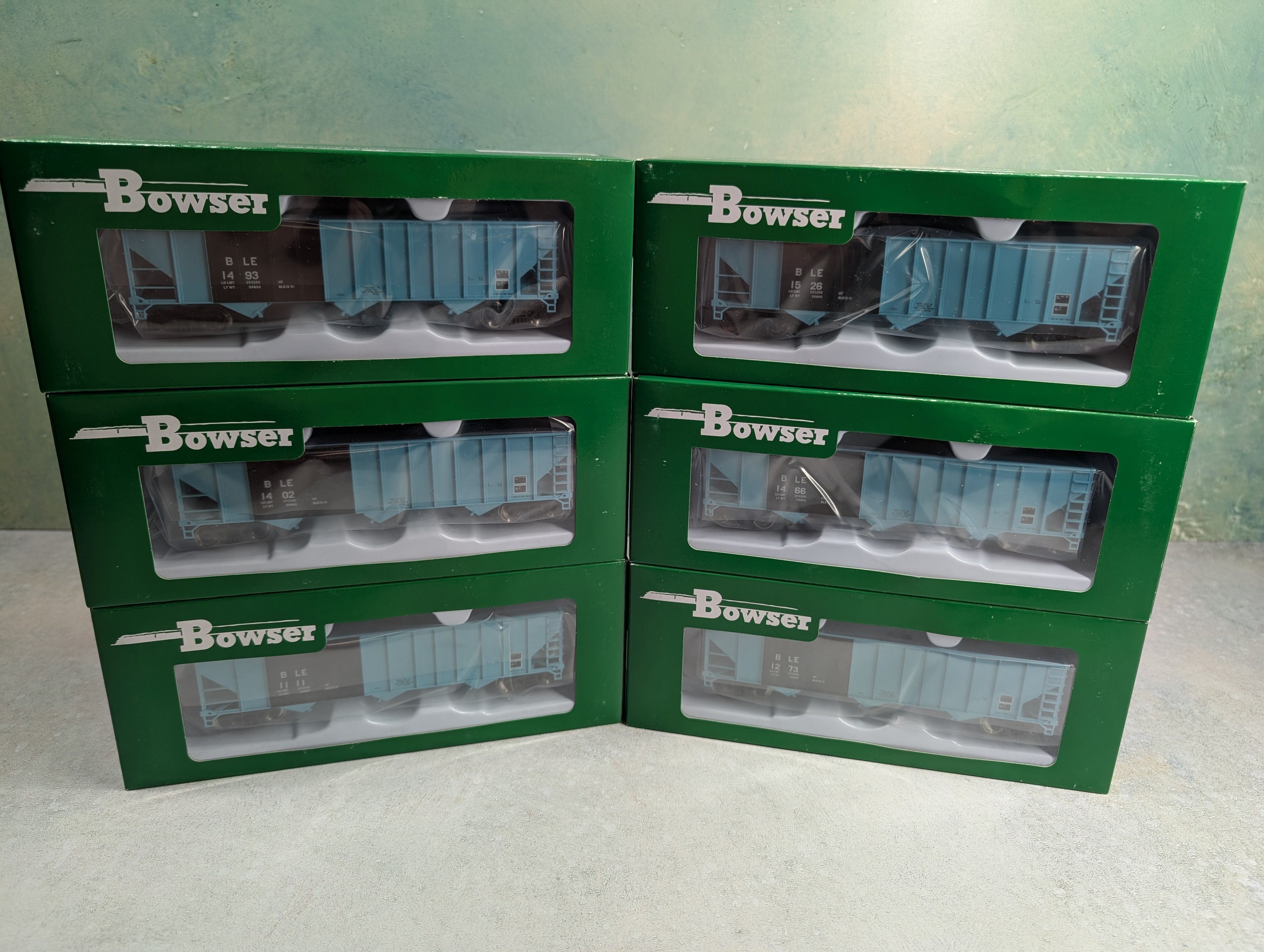 Bowser HO Scale 100 Ton Hoppers - All 6 Road Numbers BLE Baby Blue w/ Black Panel, 2025 Release (6 pcs)