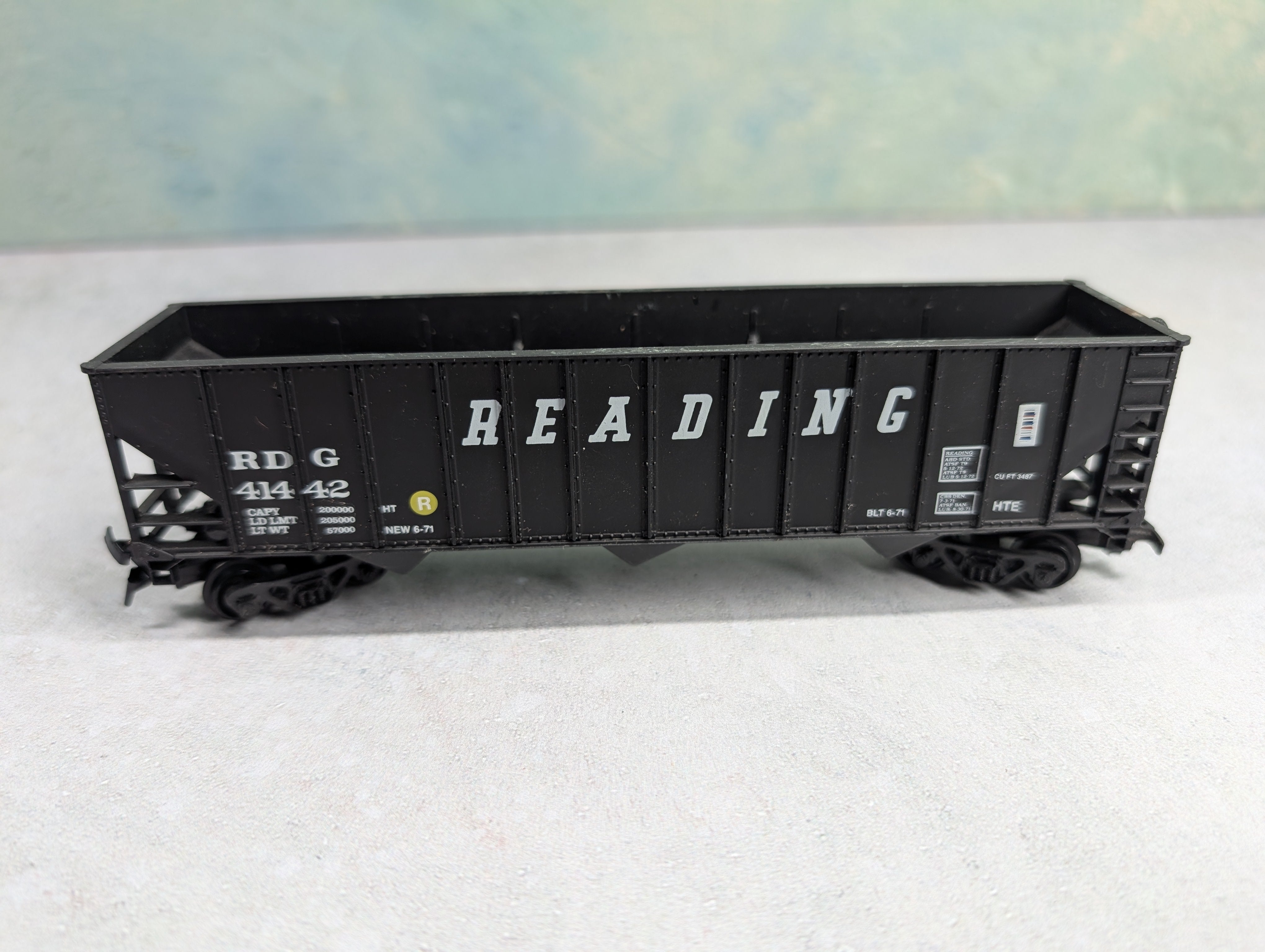 USED Life-Like HO Scale 3 Bay 100 Ton Hopper Reading RDG #41442