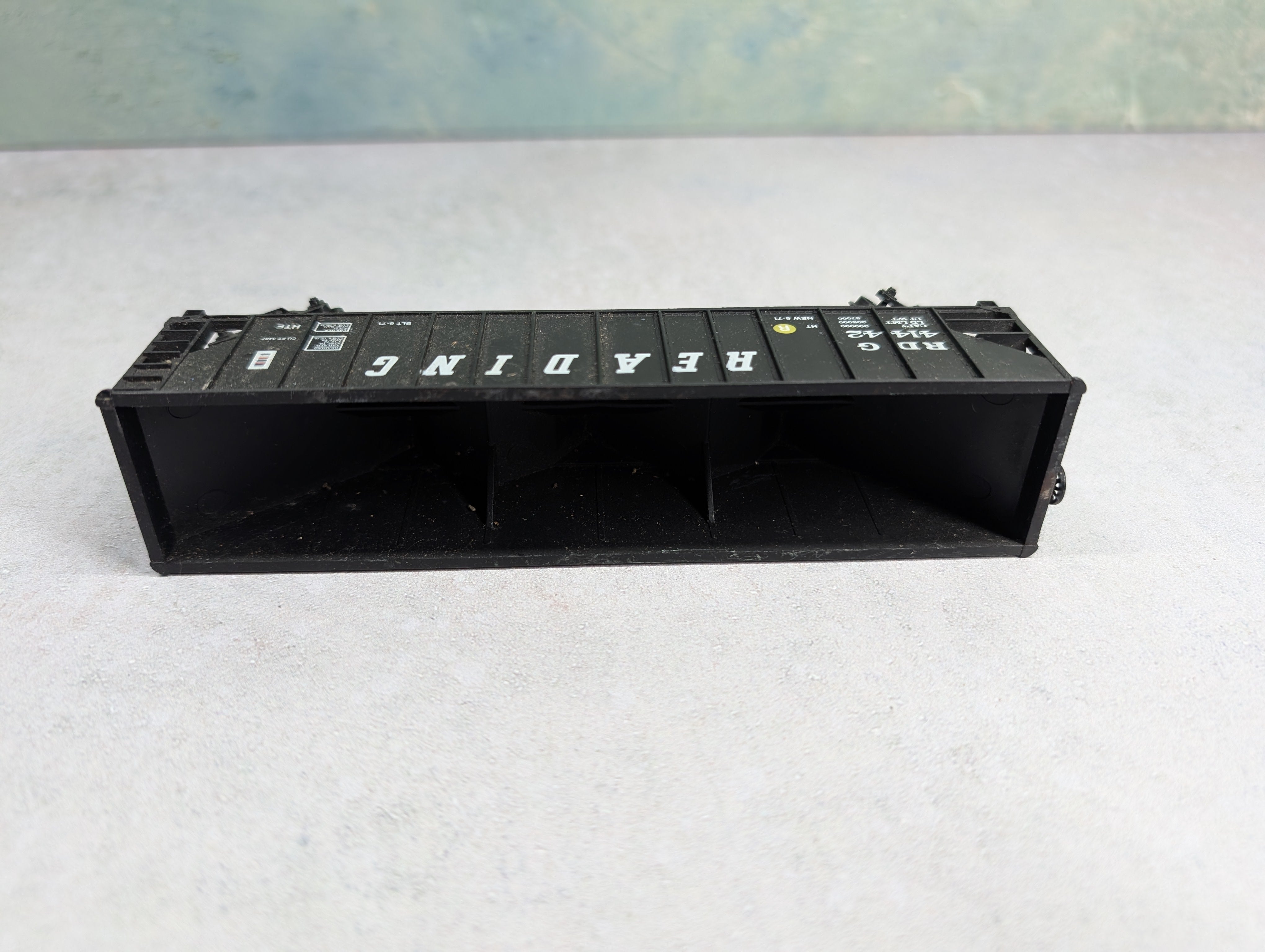 USED Life-Like HO Scale 3 Bay 100 Ton Hopper Reading RDG #41442