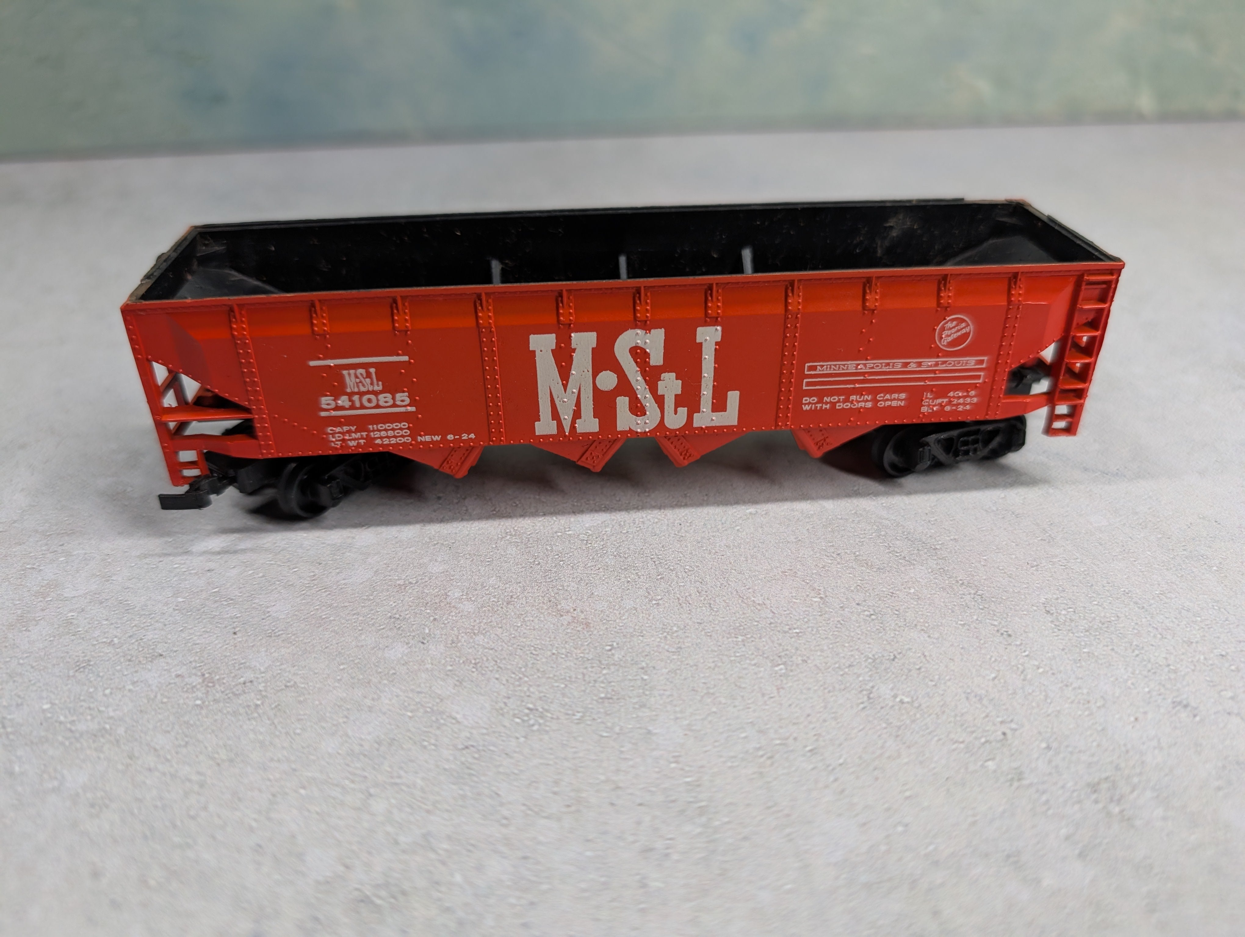 USED Bachmann HO Scale Quad Hopper Minneapolis & St Louis M&StL #541085