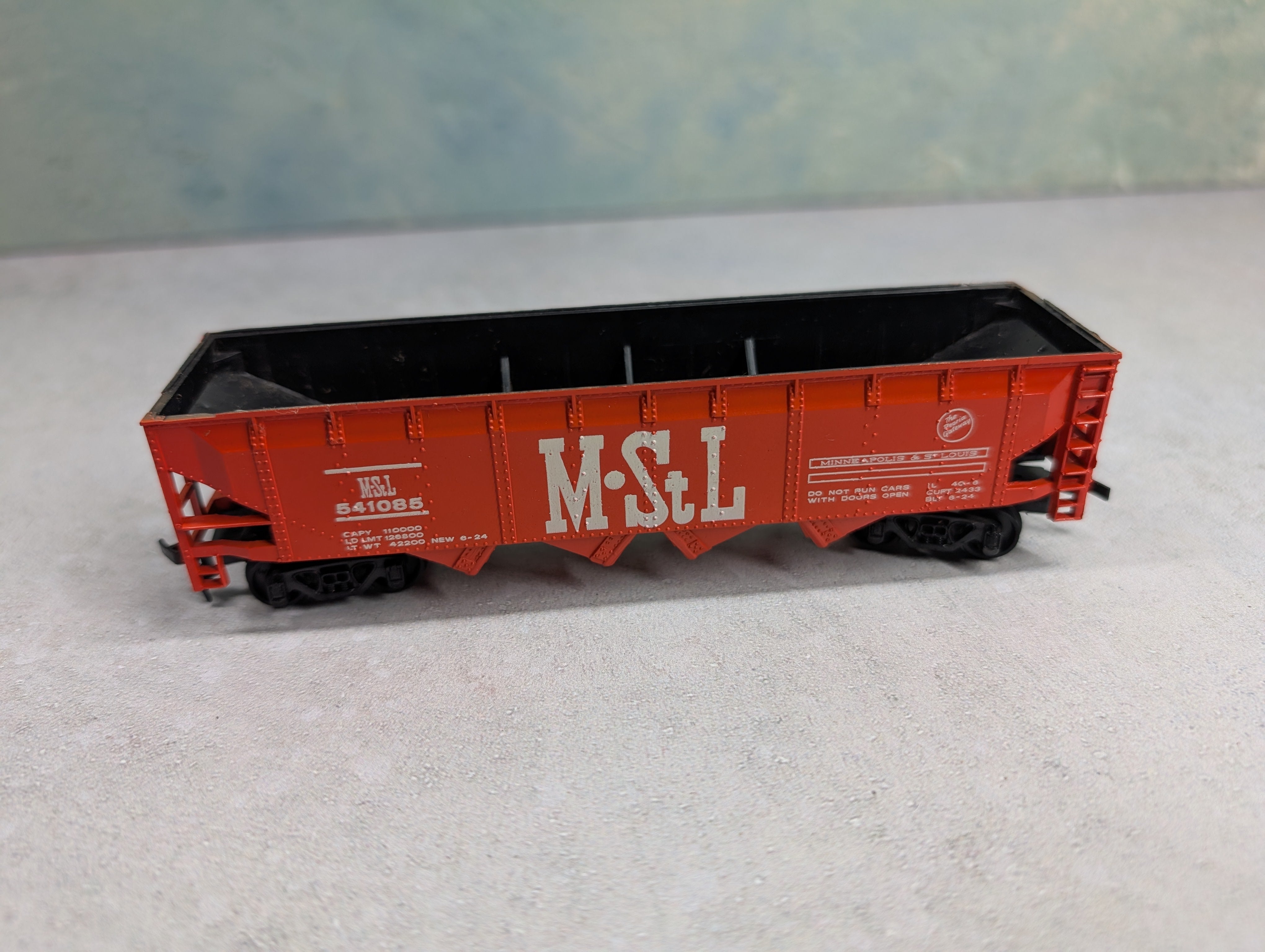 USED Bachmann HO Scale Quad Hopper Minneapolis & St Louis M&StL #541085