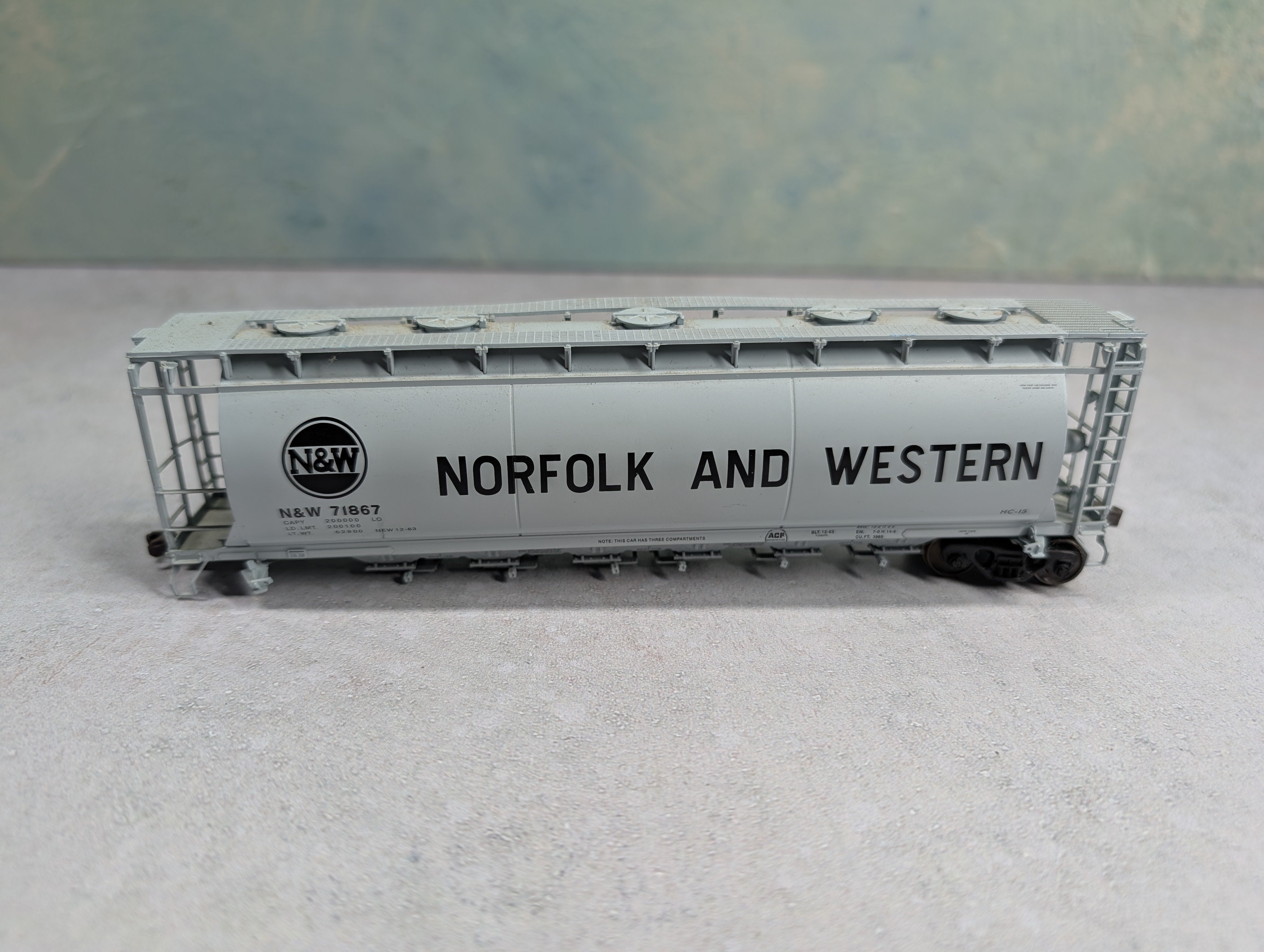 USED Atlas HO Scale ACF 6 Bay Covered Hopper Norfolk & Western N&W #71867