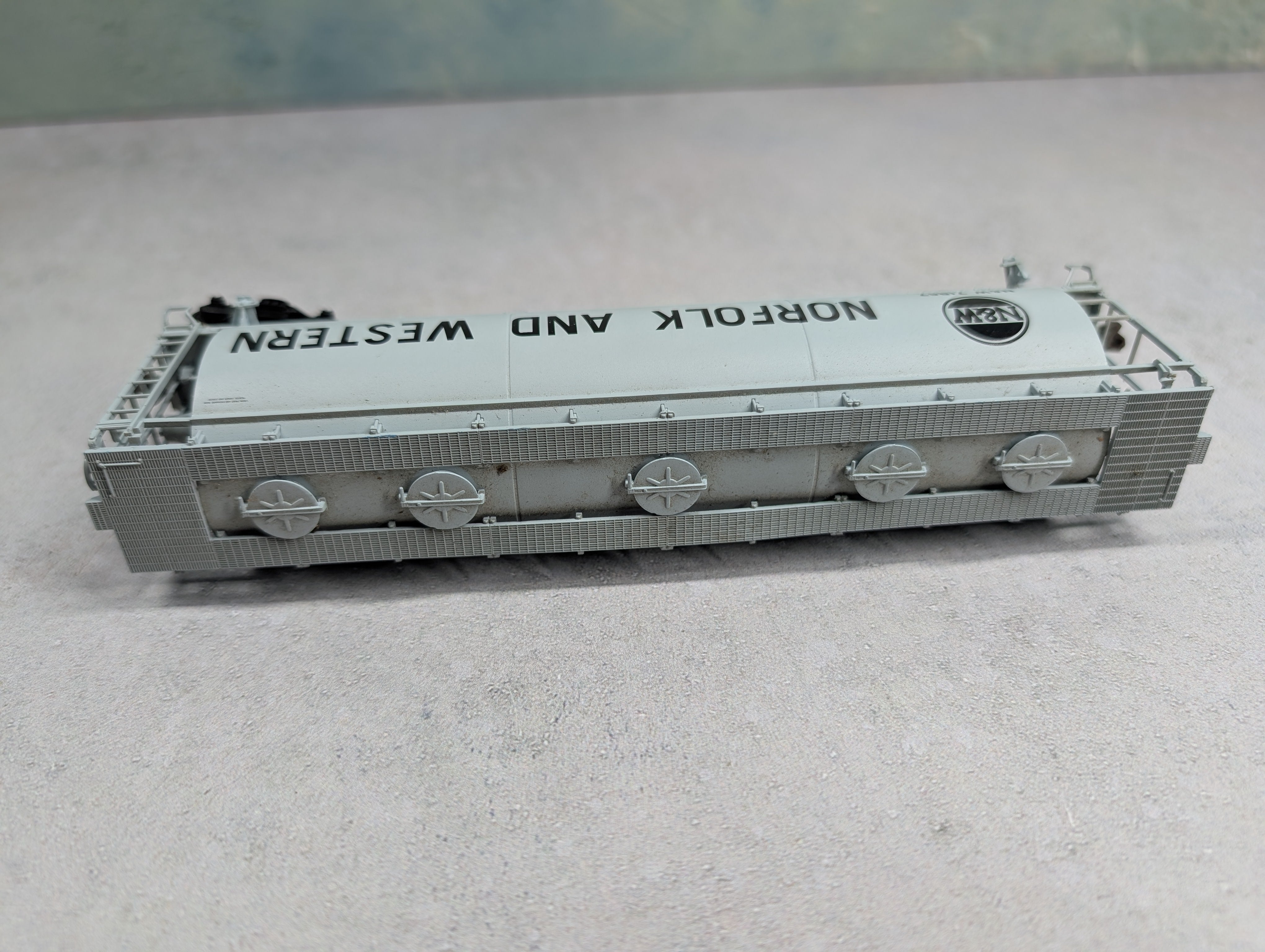 USED Atlas HO Scale ACF 6 Bay Covered Hopper Norfolk & Western N&W #71867
