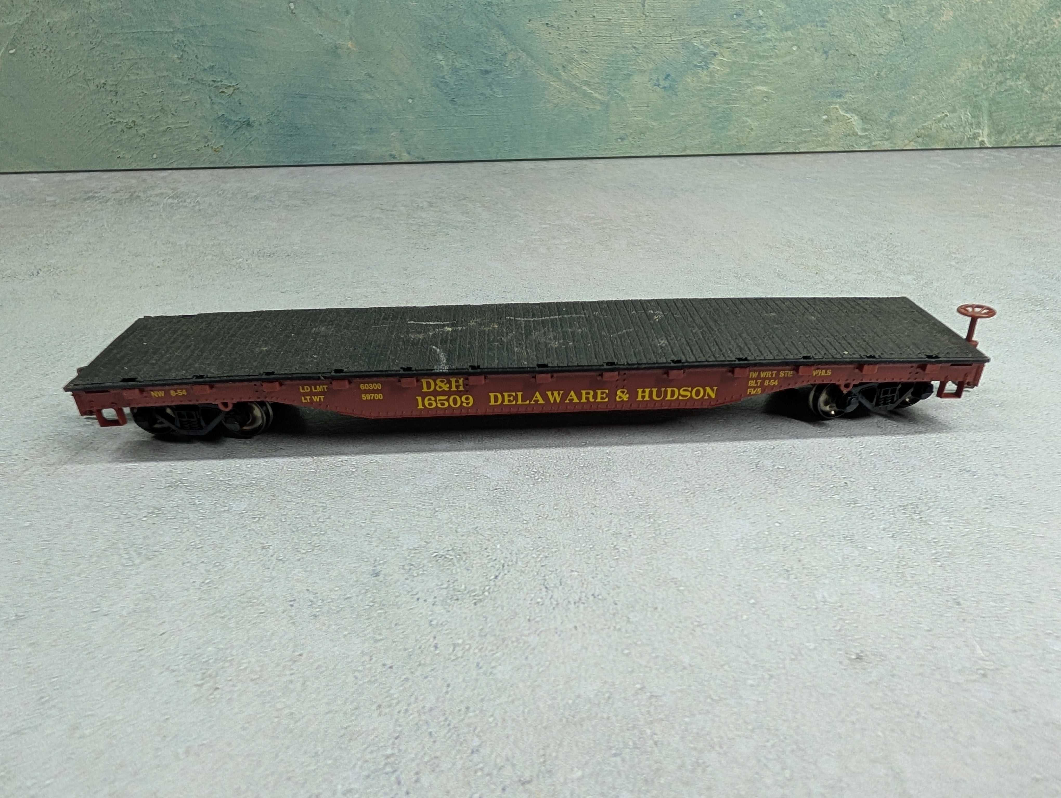 USED Bachmann HO Scale 50' Flat Car Delaware and Hudson D&H #16509