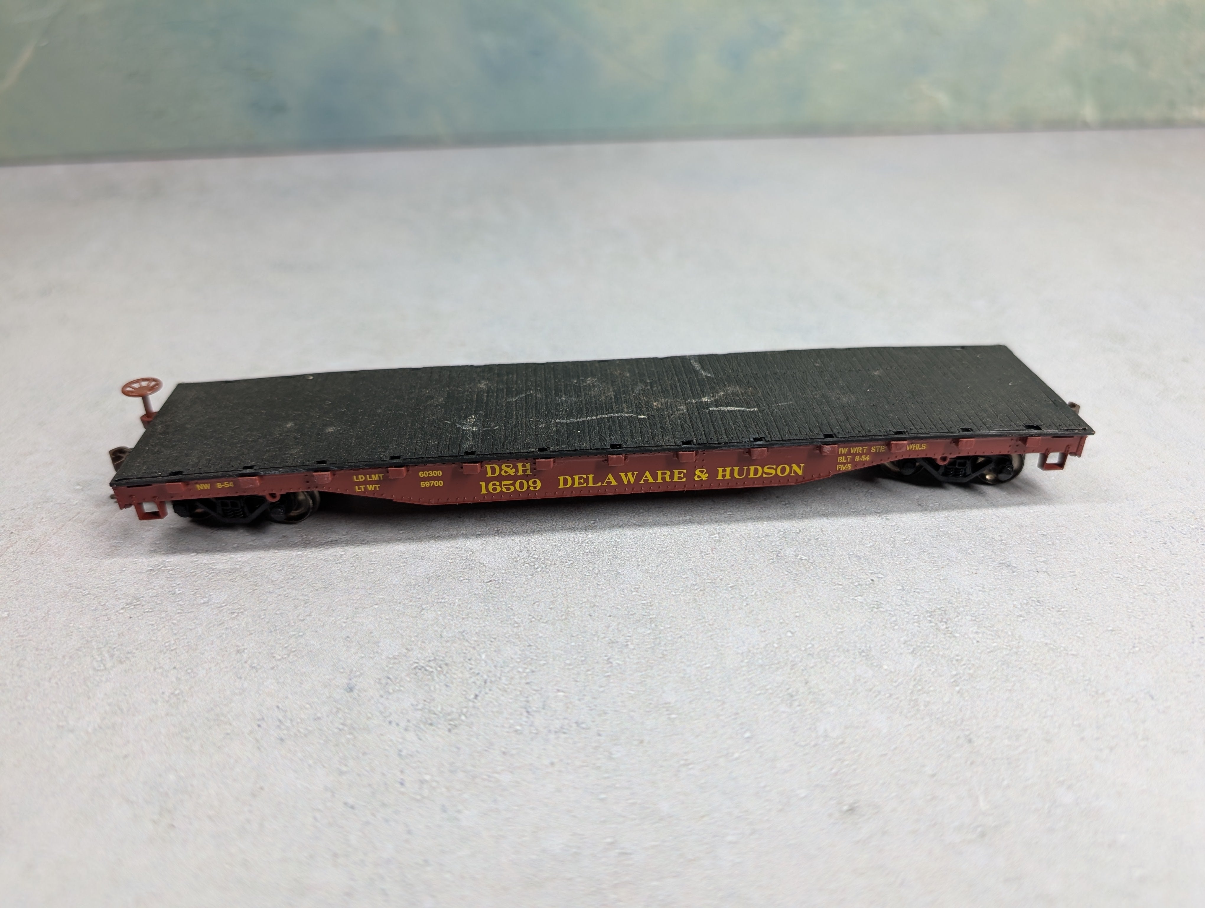 USED Bachmann HO Scale 50' Flat Car Delaware and Hudson D&H #16509