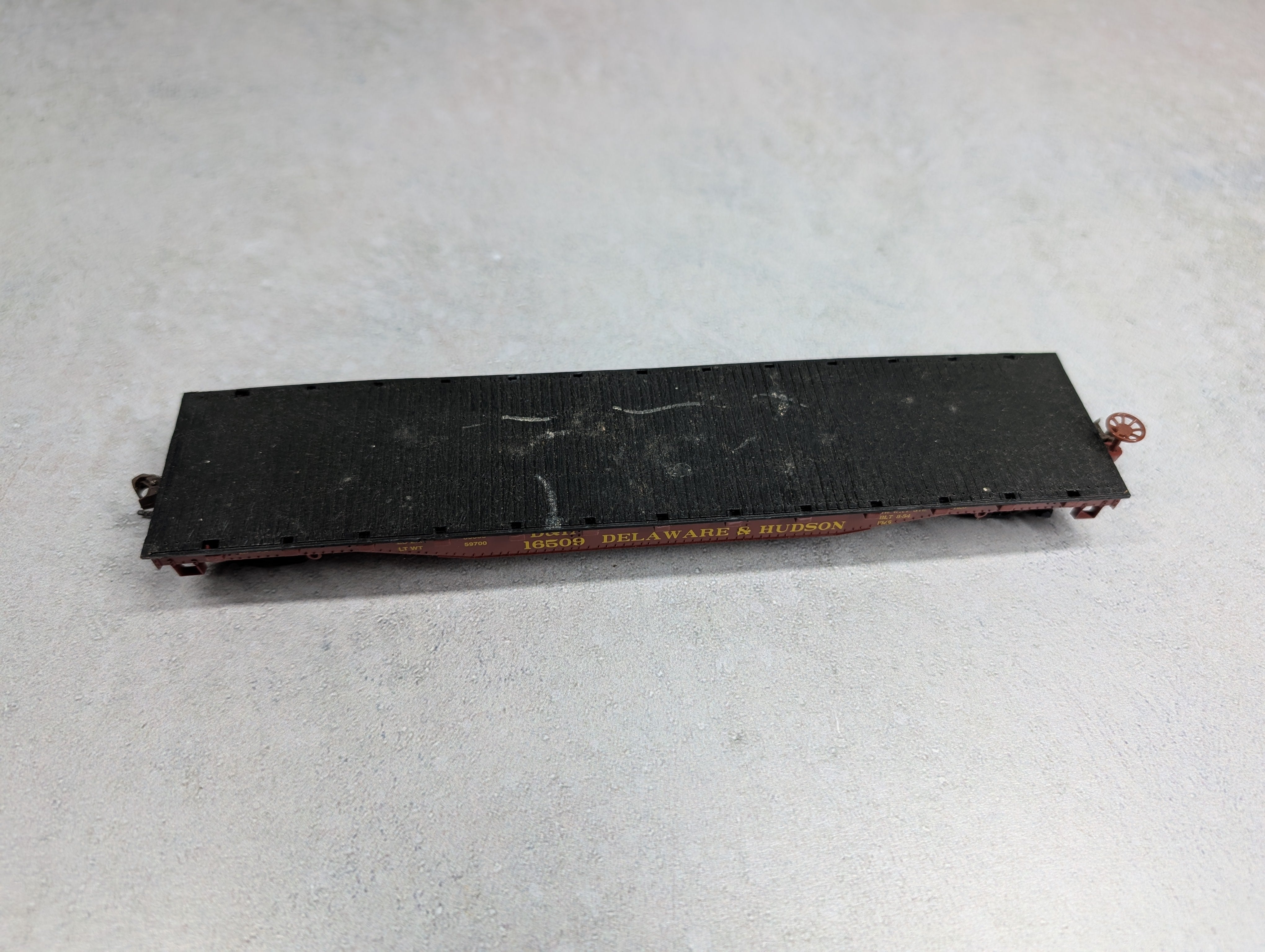 USED Bachmann HO Scale 50' Flat Car Delaware and Hudson D&H #16509
