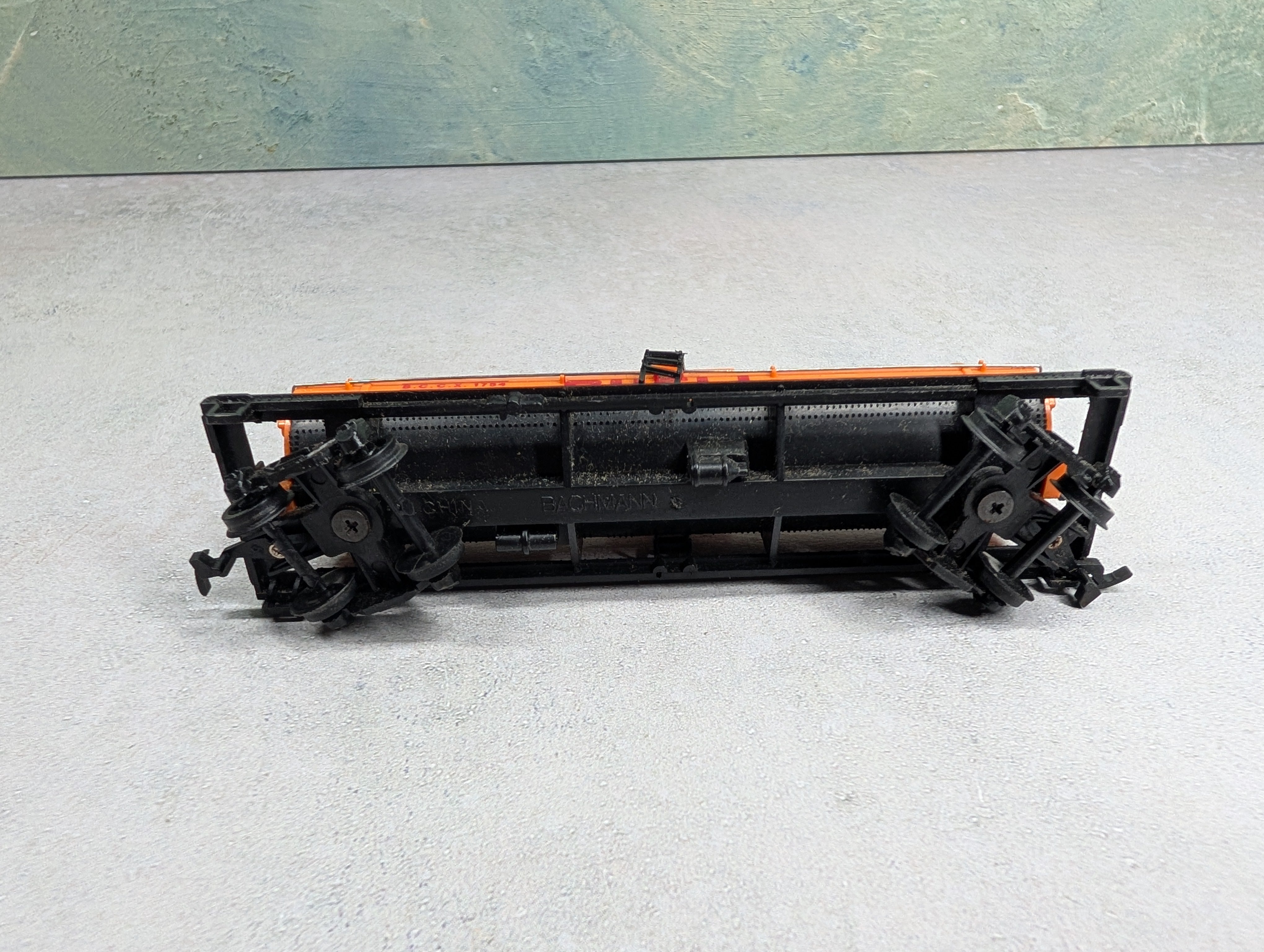 USED Bachmann HO Scale Single Dome Tank Car Shell SCCX #1754