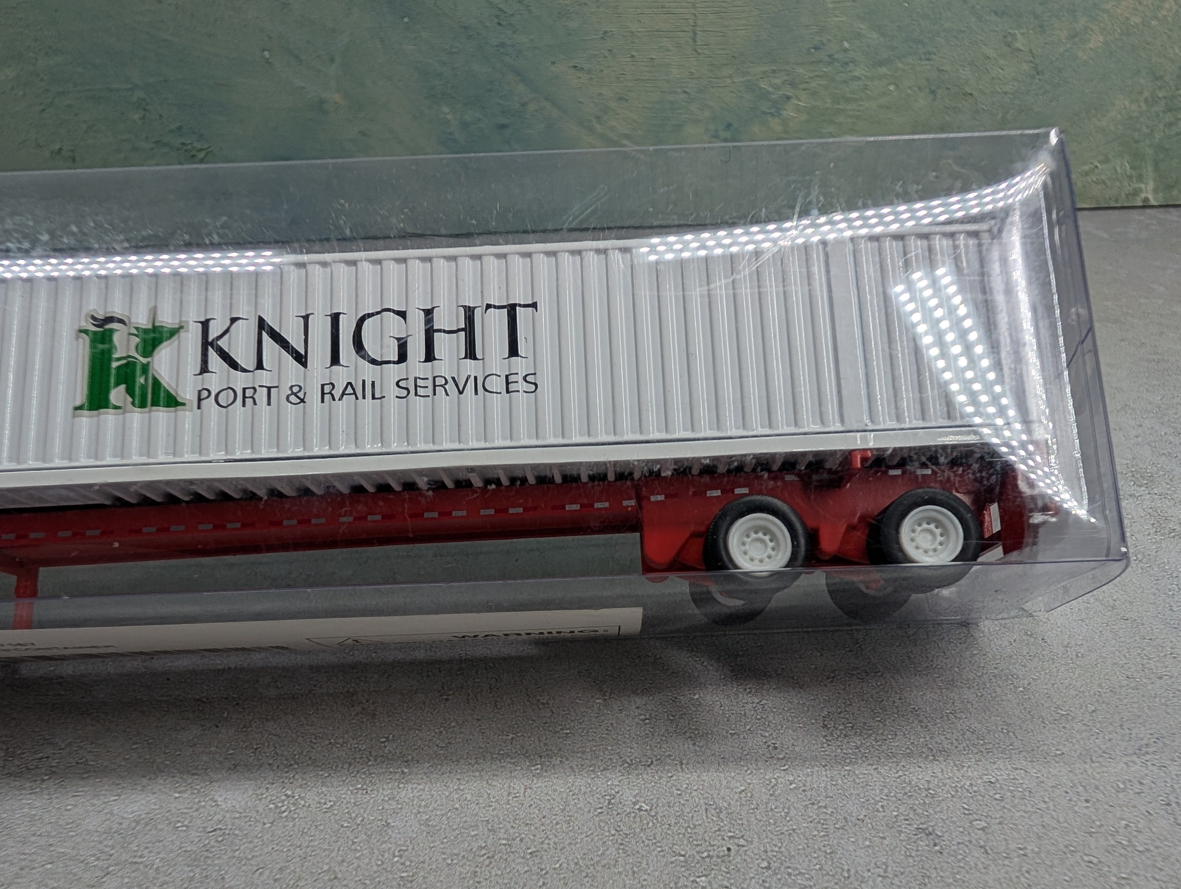 USED Tonkin HO Scale 53' Container & Chassis Knight