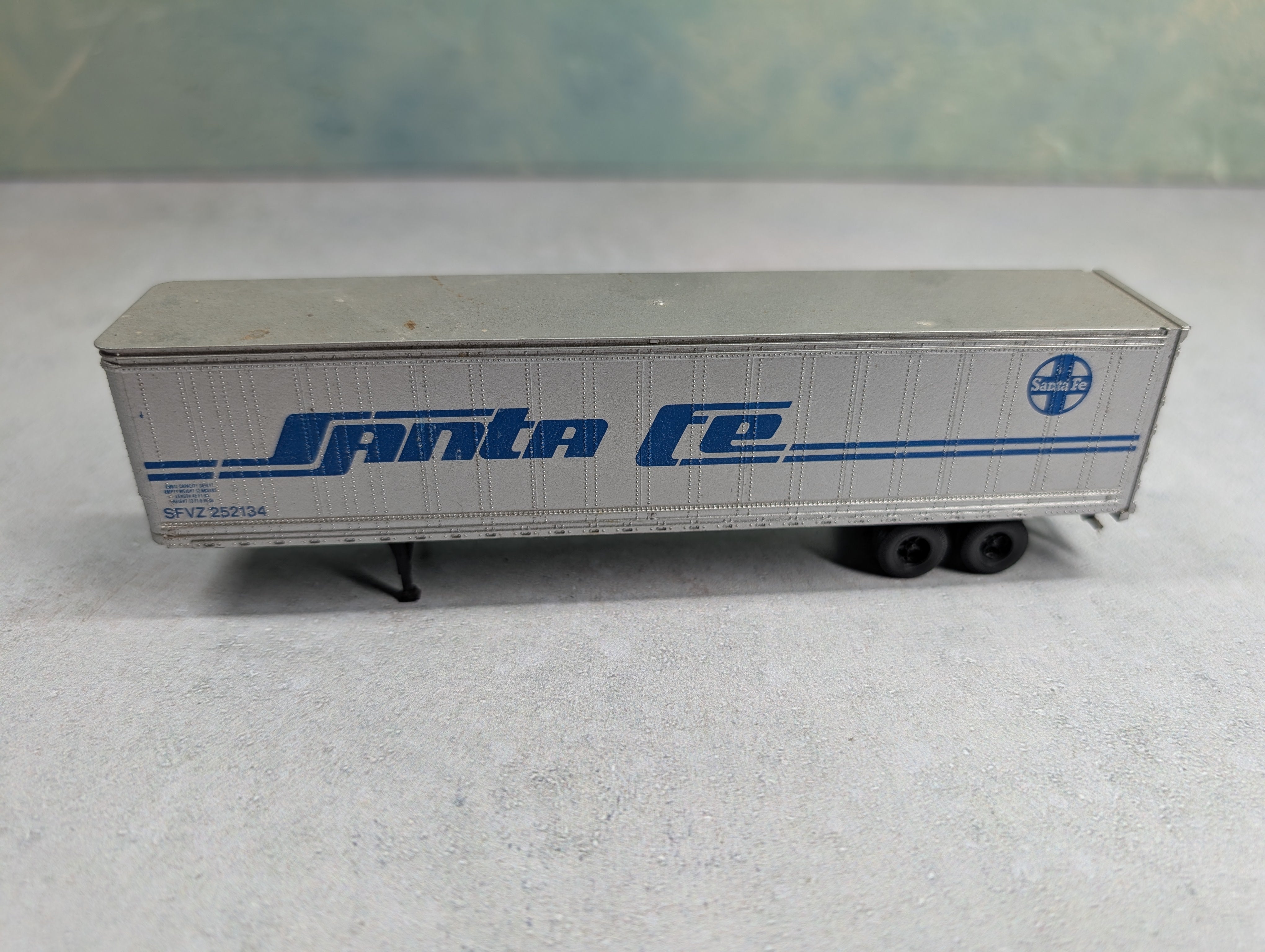 USED Athearn HO Scale 45' Trailer Santa Fe SFVZ #252134