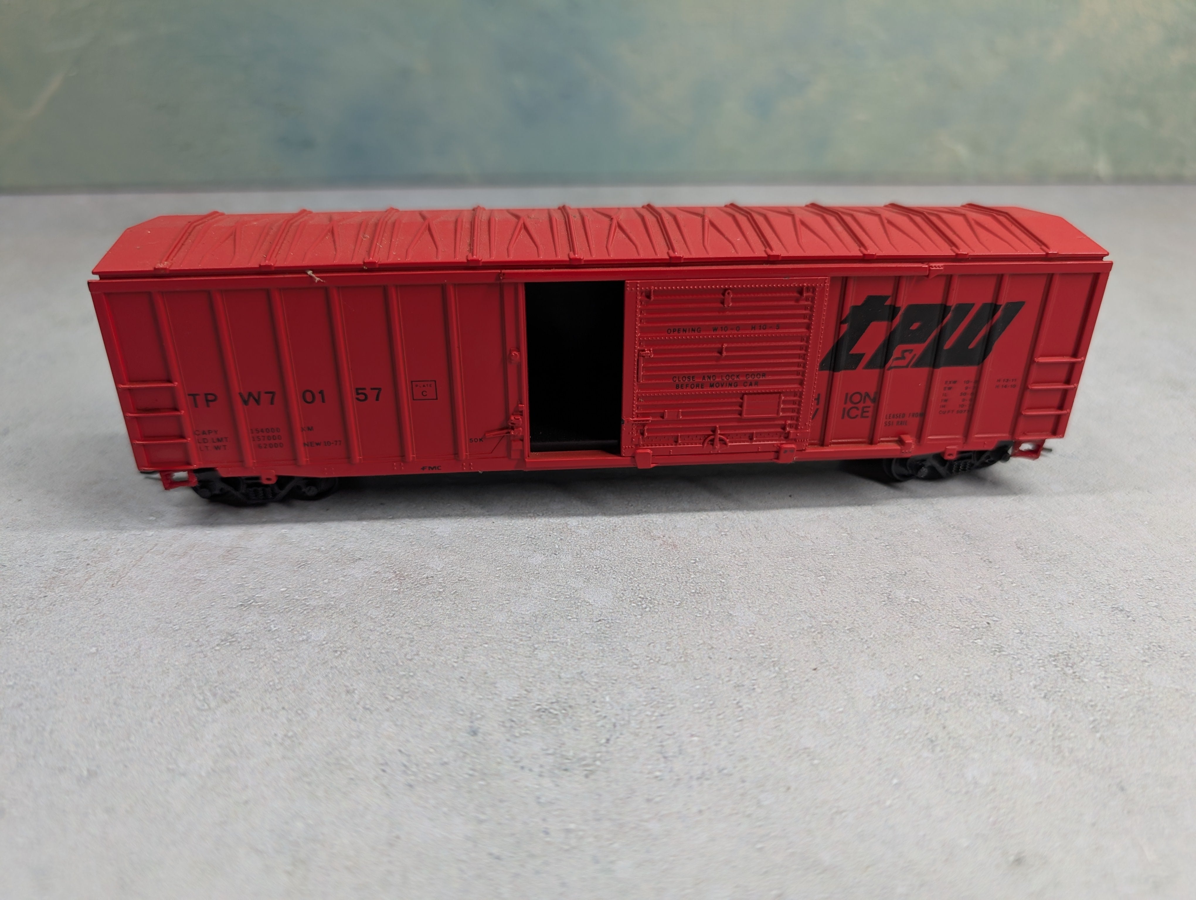 USED Athearn HO Scale 50' Box Car Toledo Peoria & Western TPW #70157