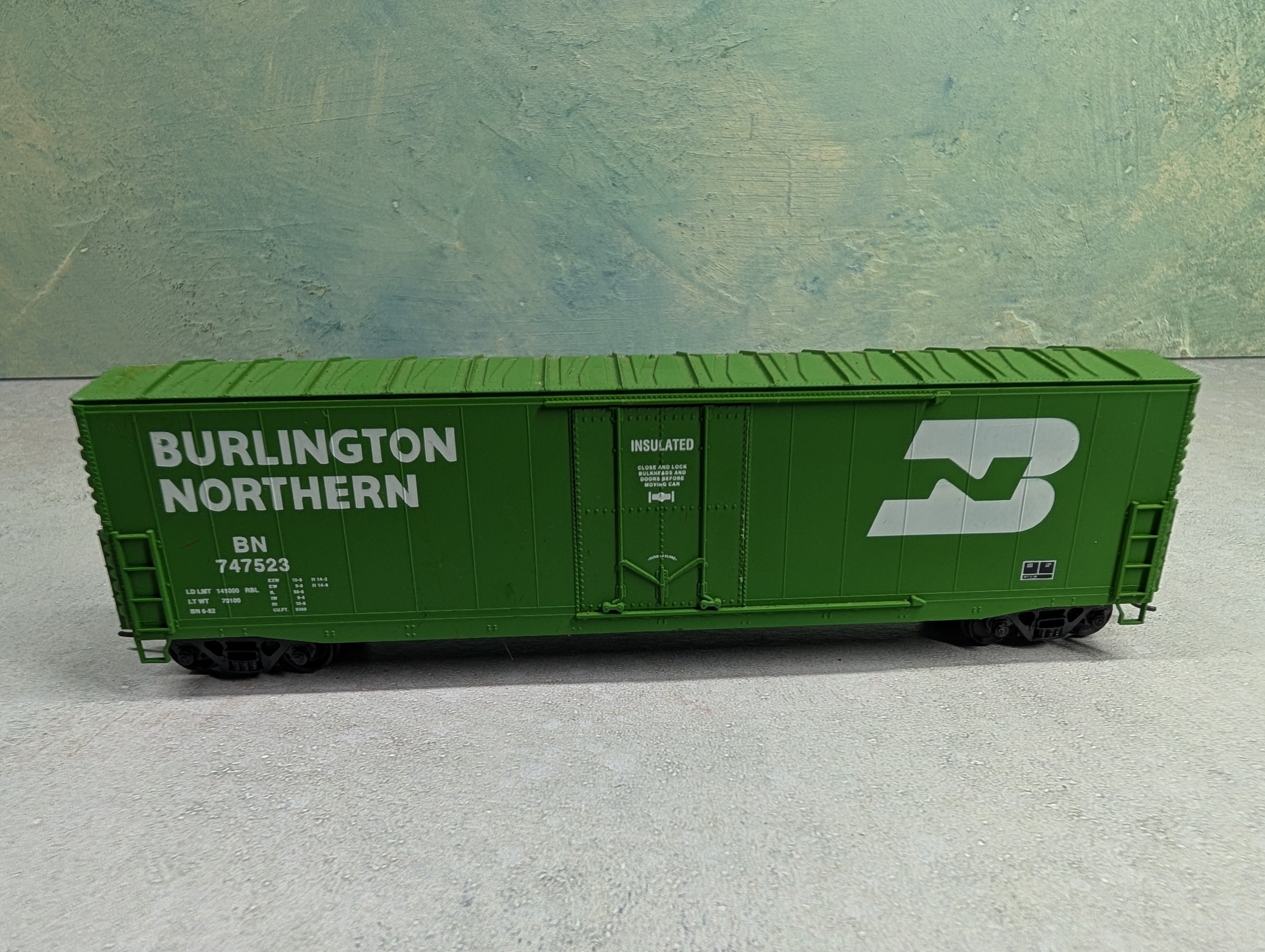 USED Accurail HO Scale 50' Box Car Burlington Northern BN #747523