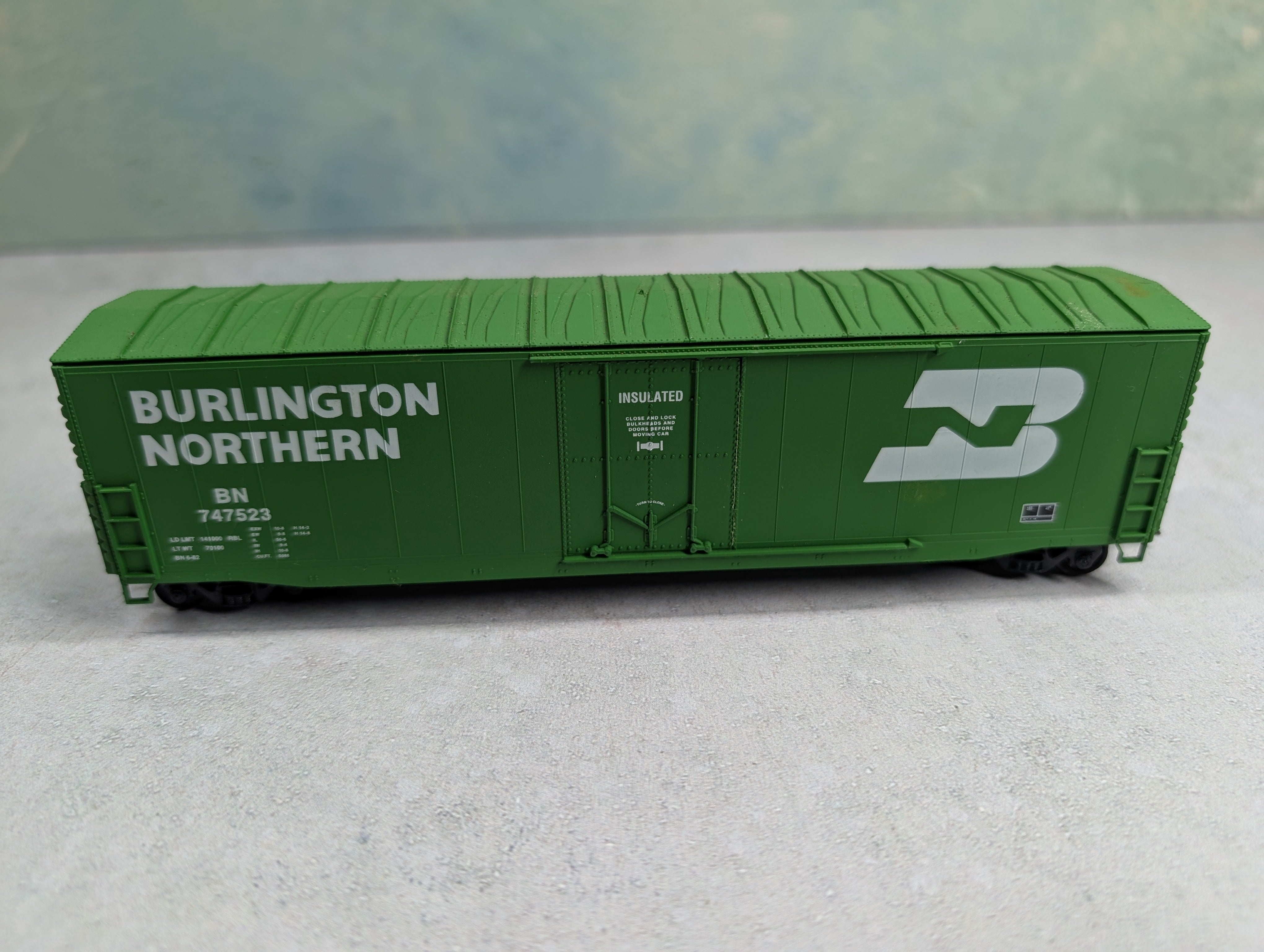 USED Accurail HO Scale 50' Box Car Burlington Northern BN #747523