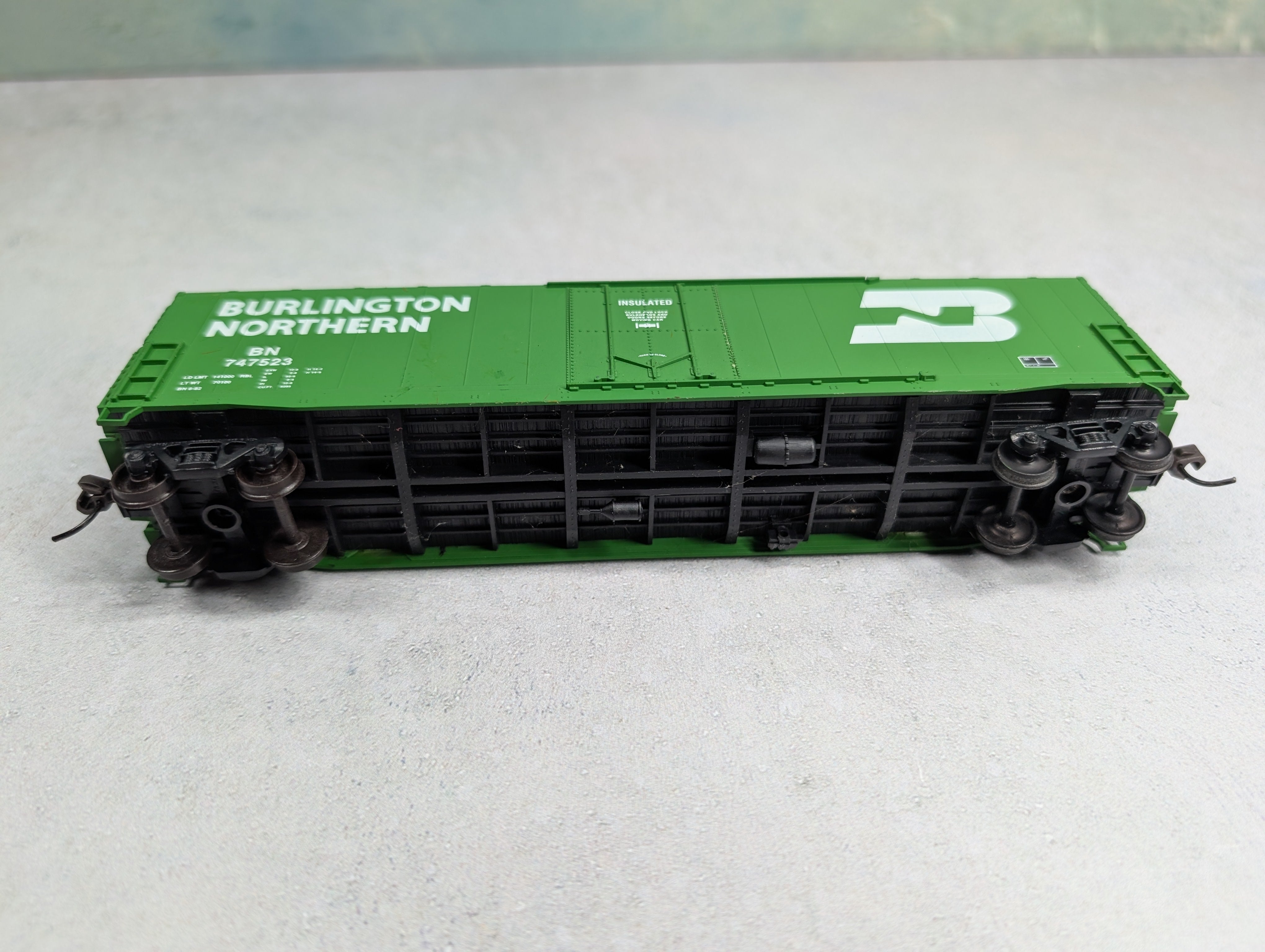 USED Accurail HO Scale 50' Box Car Burlington Northern BN #747523