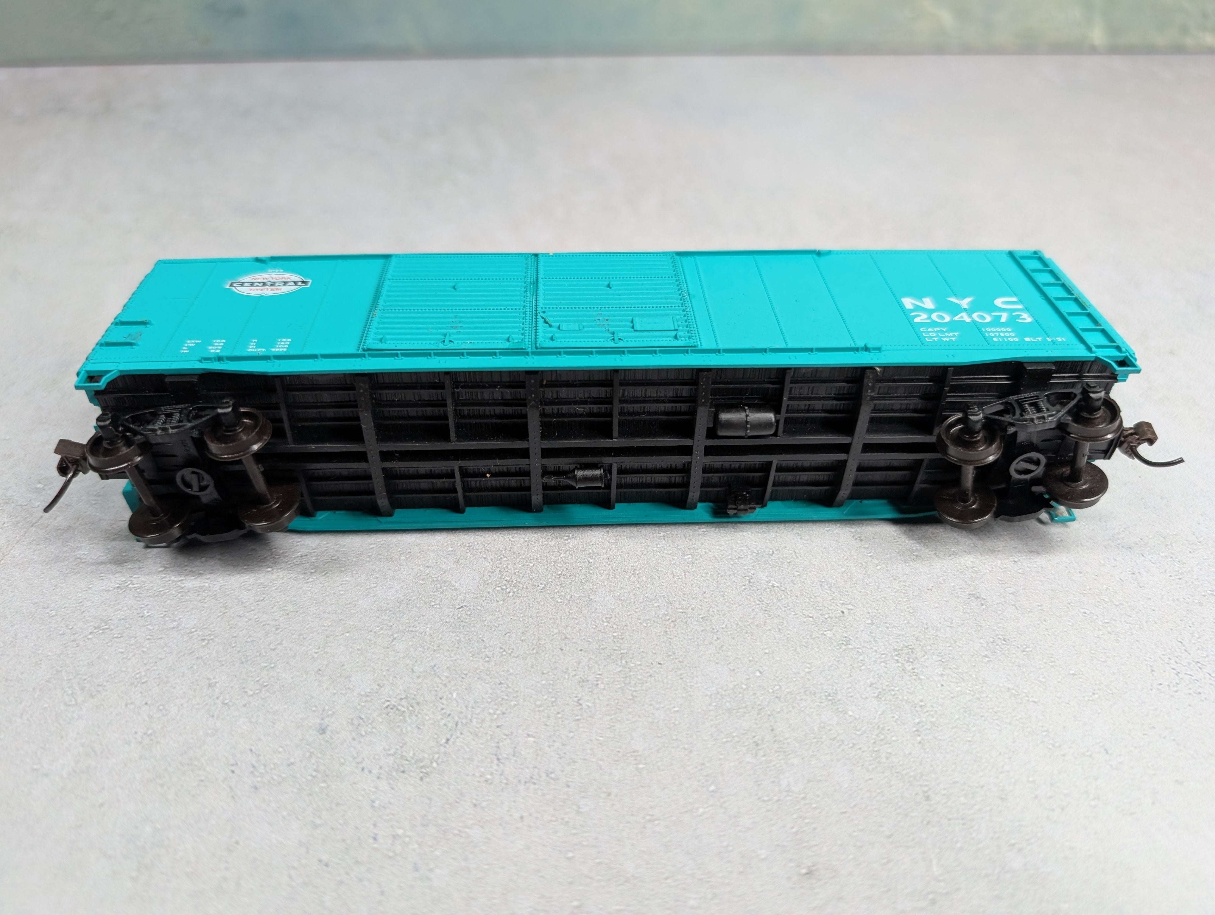 USED Accurail HO Scale 50' DD Box Car New York Central NYC #204073