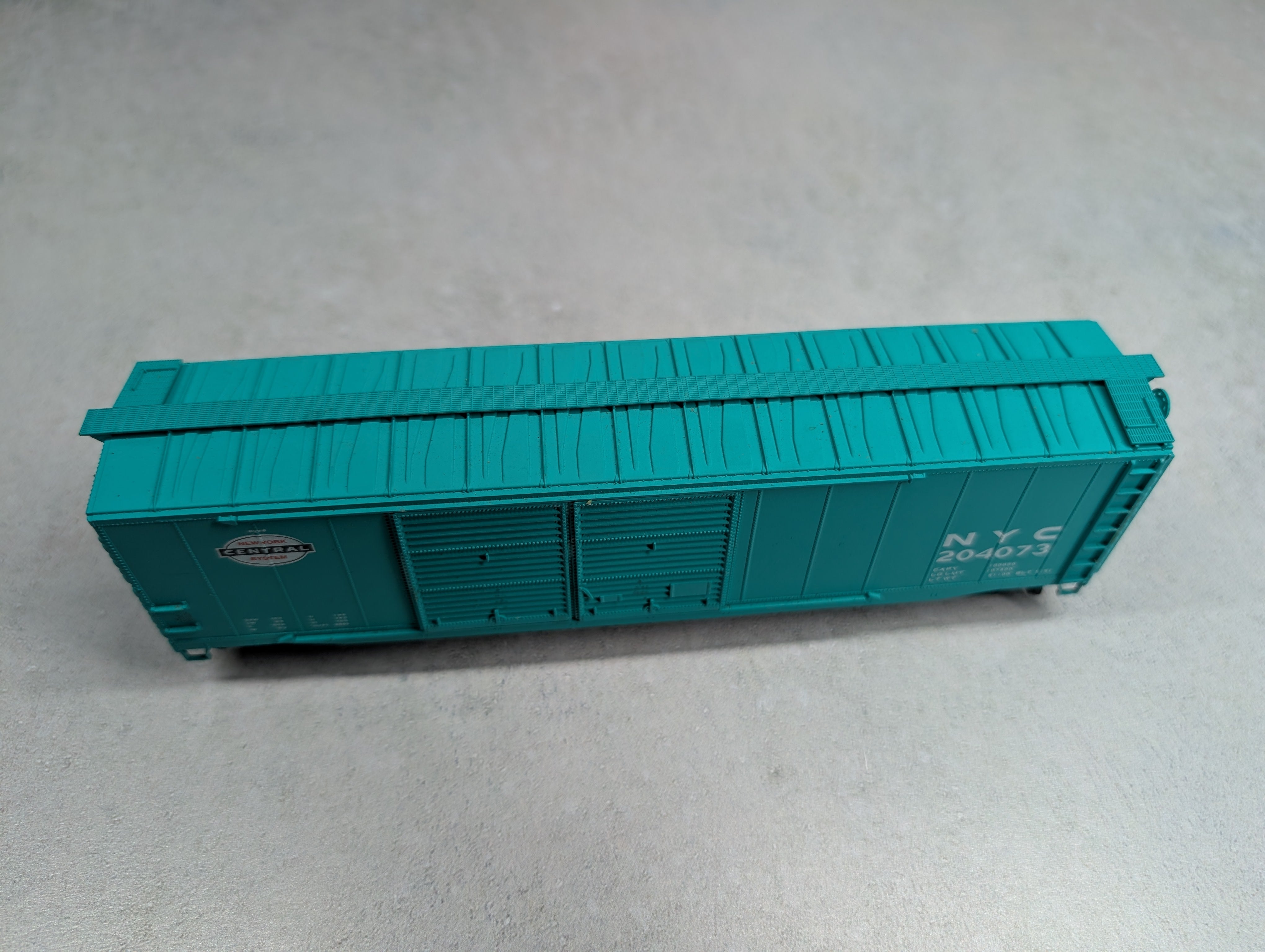 USED Accurail HO Scale 50' DD Box Car New York Central NYC #204073