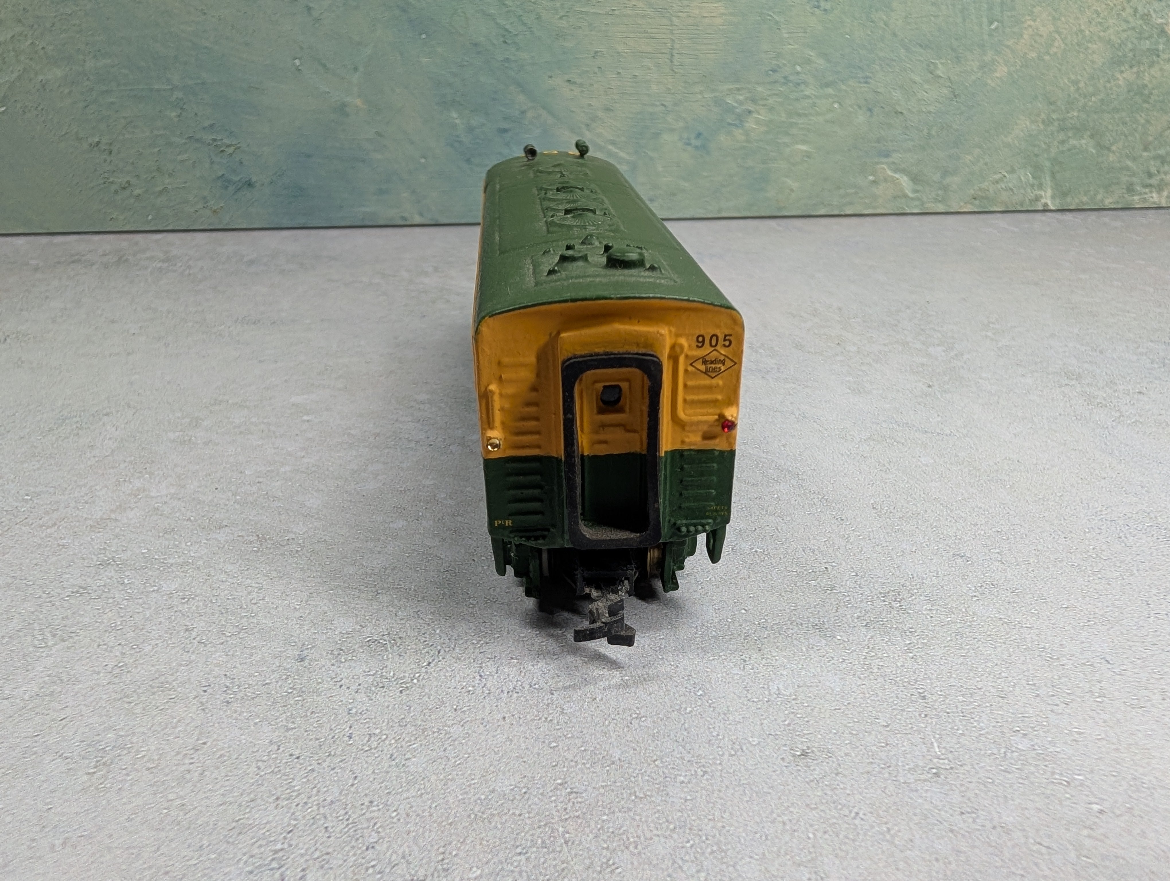 USED Tyco HO Scale FP7 Diesel Locomotive Reading #905 Custom Paint & Decal DC Runs