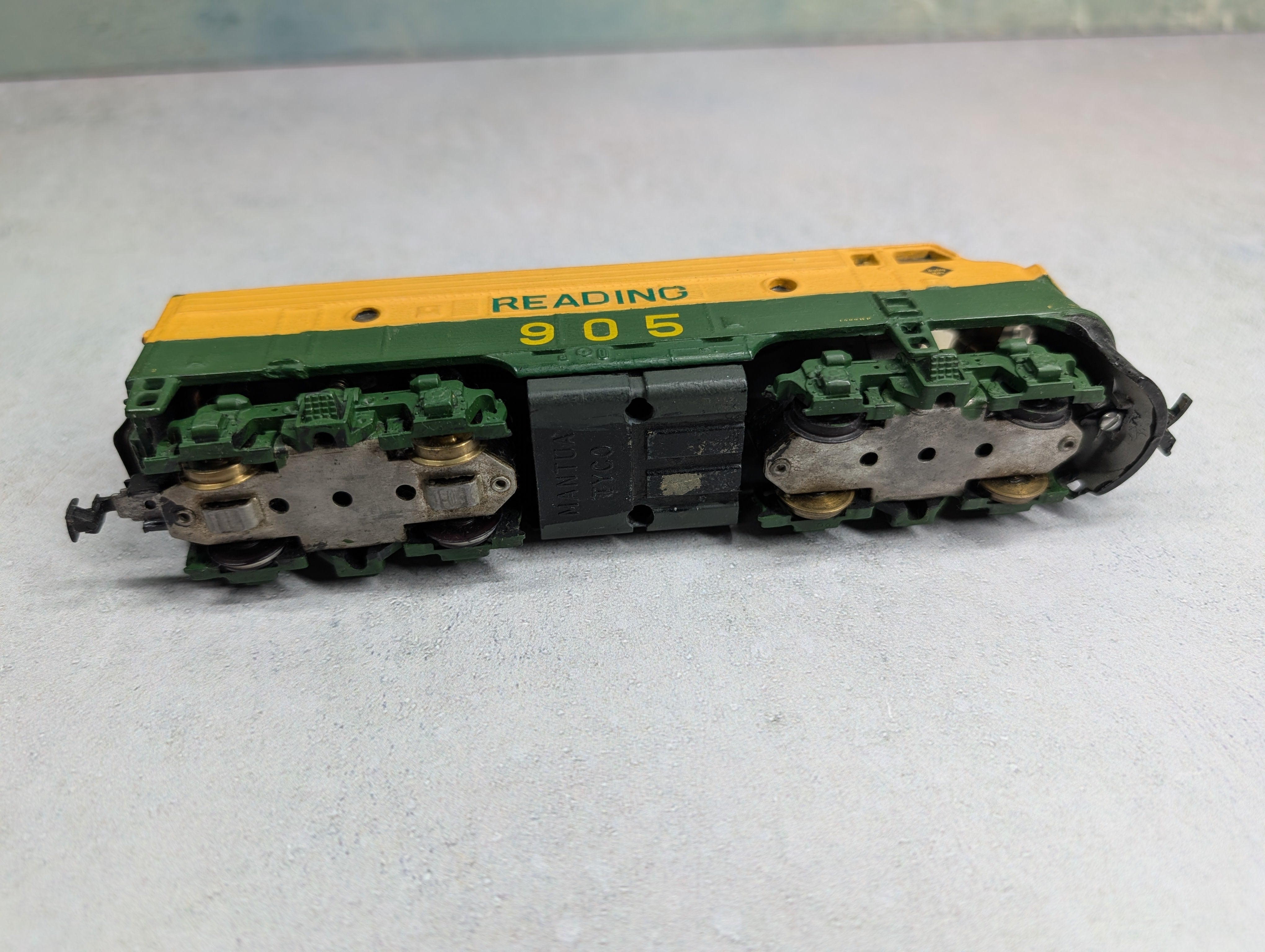 USED Tyco HO Scale FP7 Diesel Locomotive Reading #905 Custom Paint & Decal DC Runs