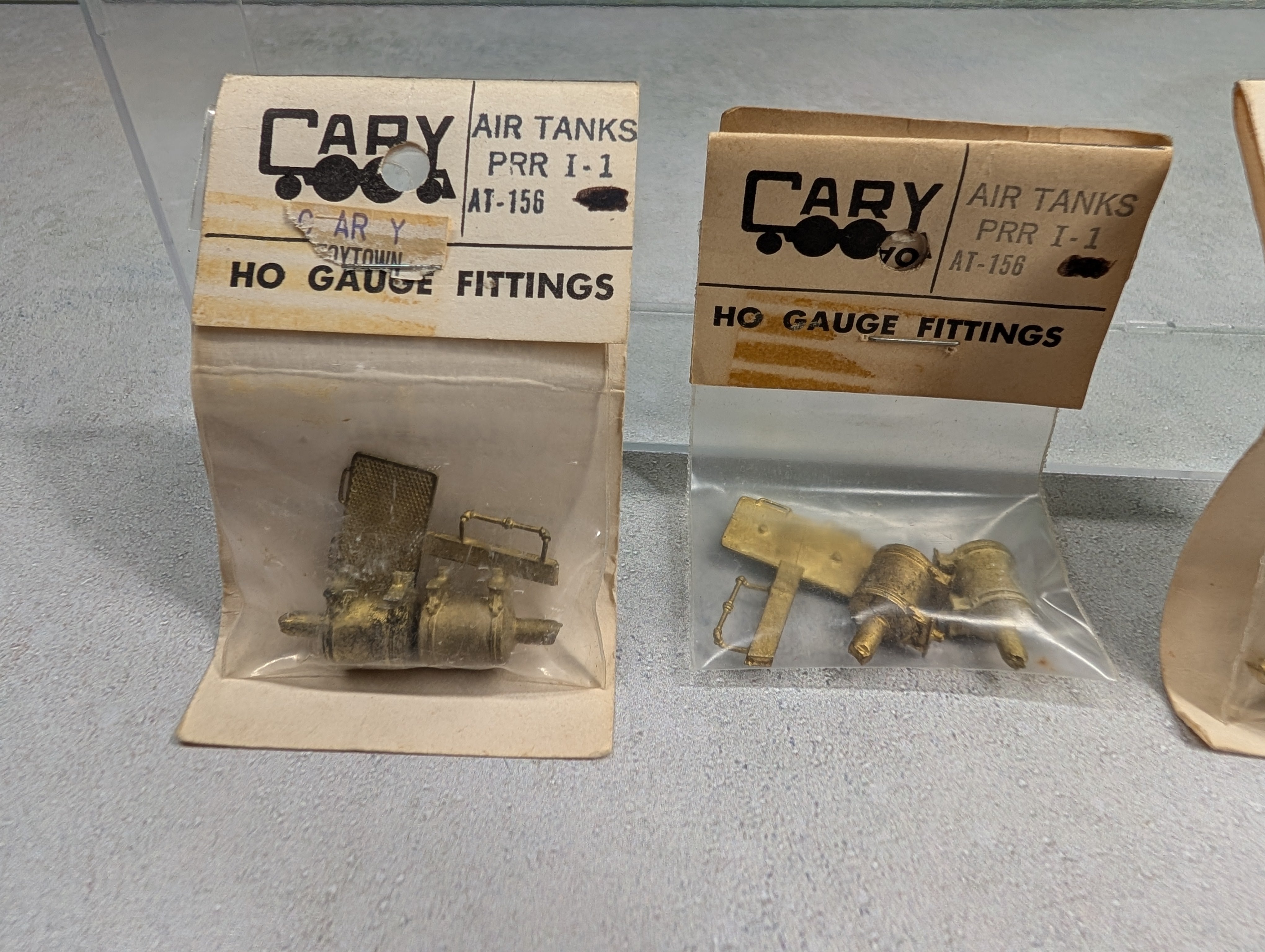 Cary #AT-156 HO Scale Air Tanks PRR, Brass Details (3 pcs)
