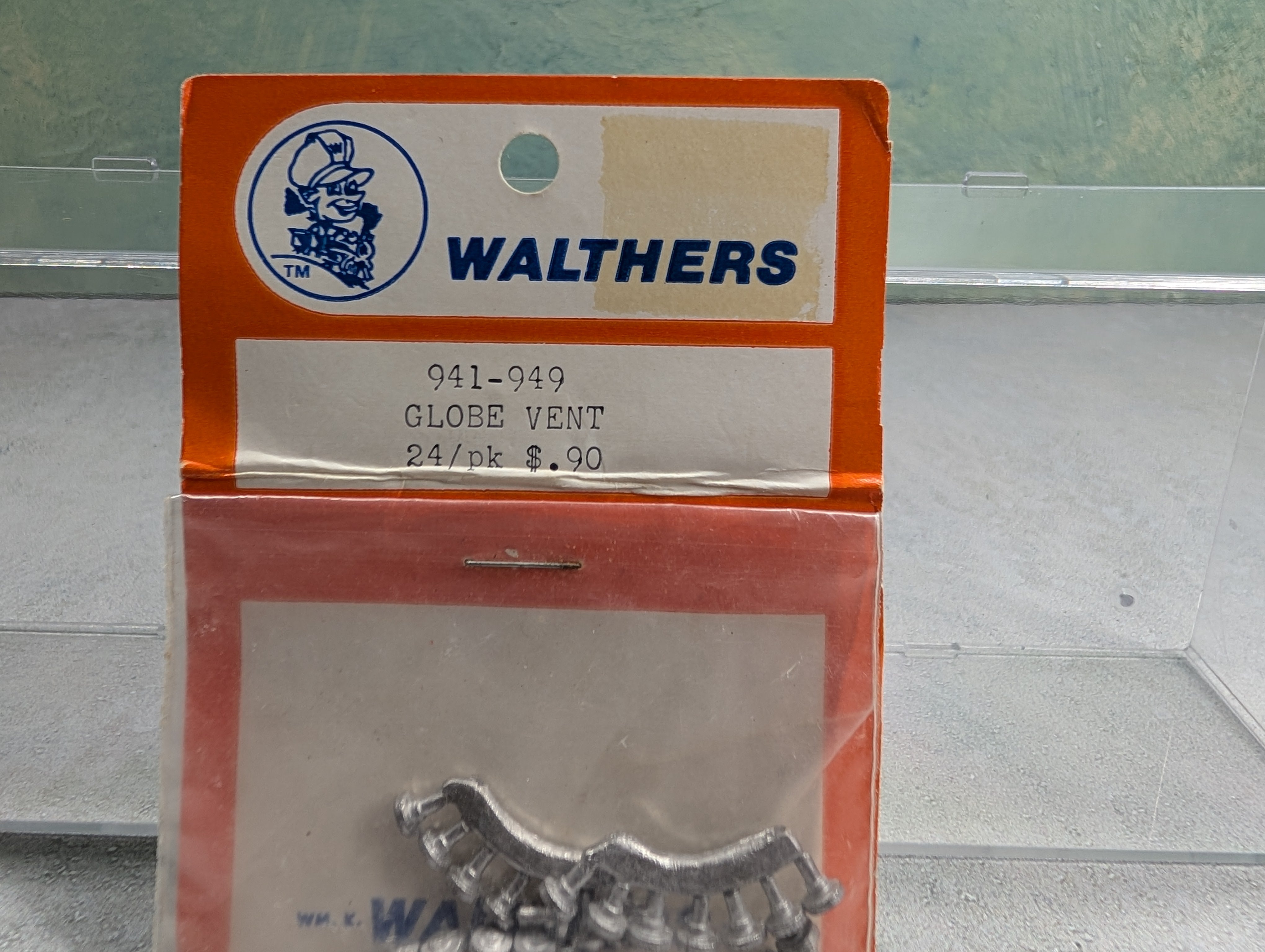 Walthers 941-949 HO Scale Globe Vent, Detail Parts (24 pcs)