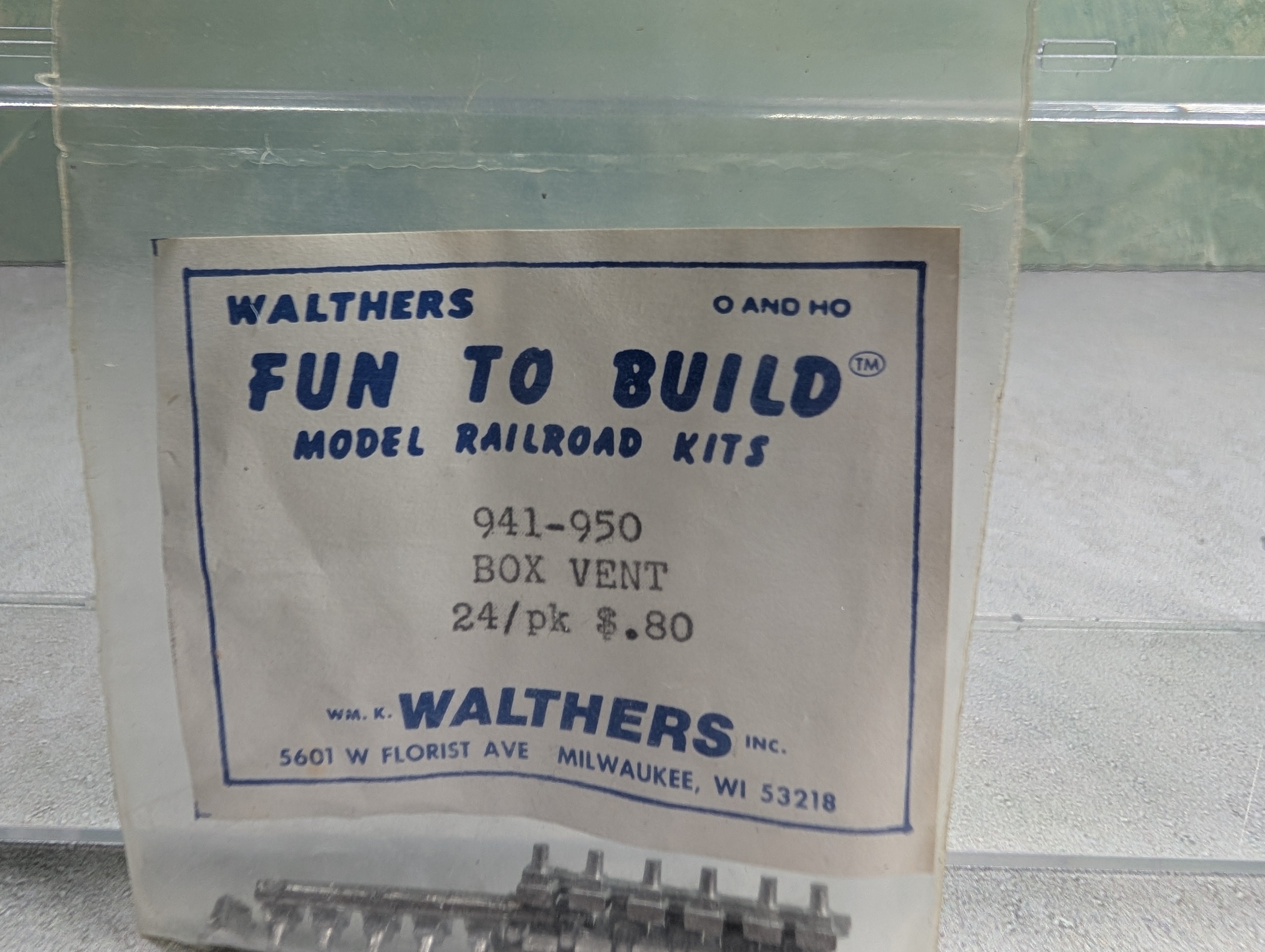 Walthers 941-950 HO Scale Box Vent, Detail Parts (24 pcs)