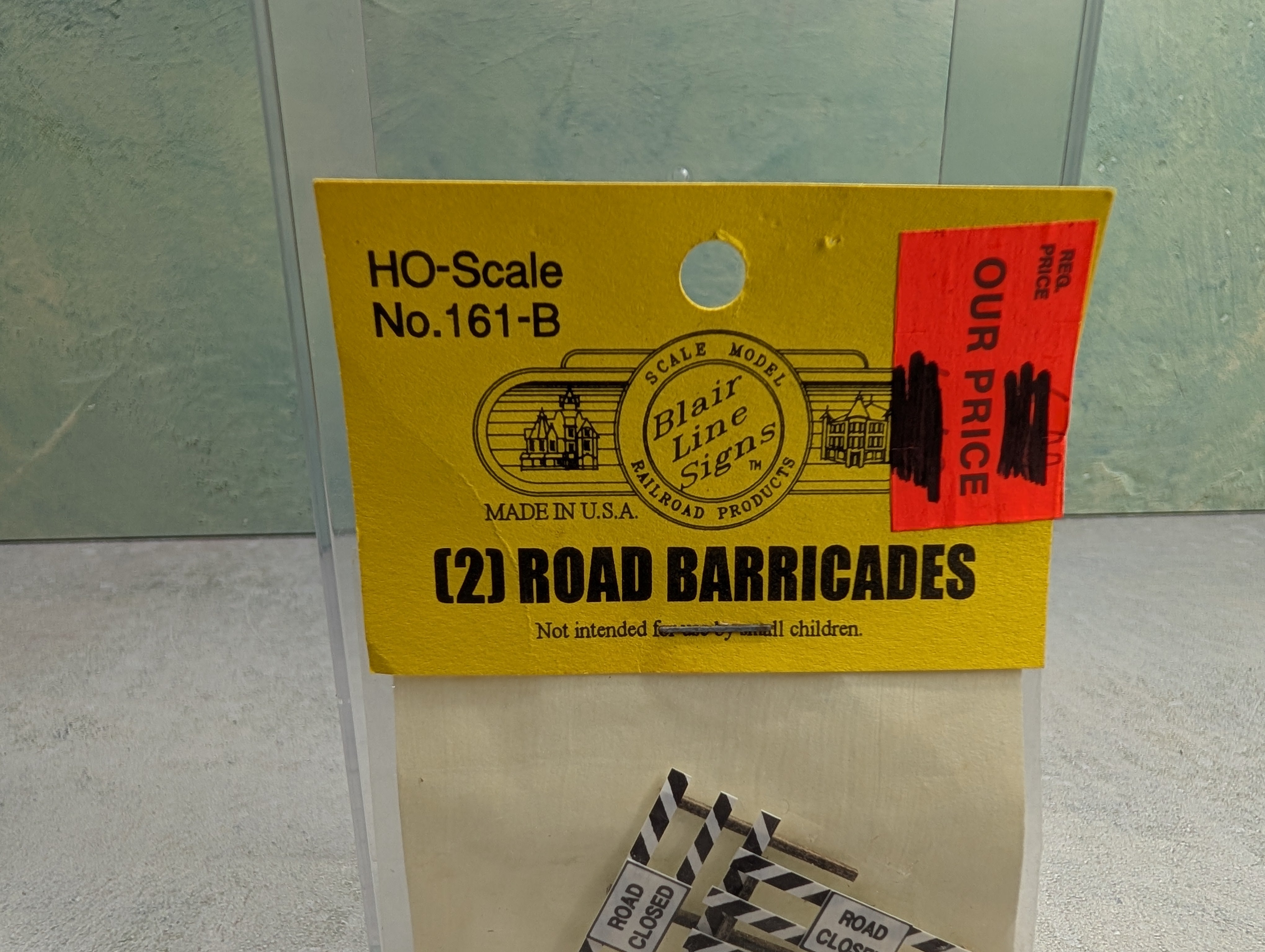 Blair Line Signs 161B HO Scale Road Barricades (2 pc)