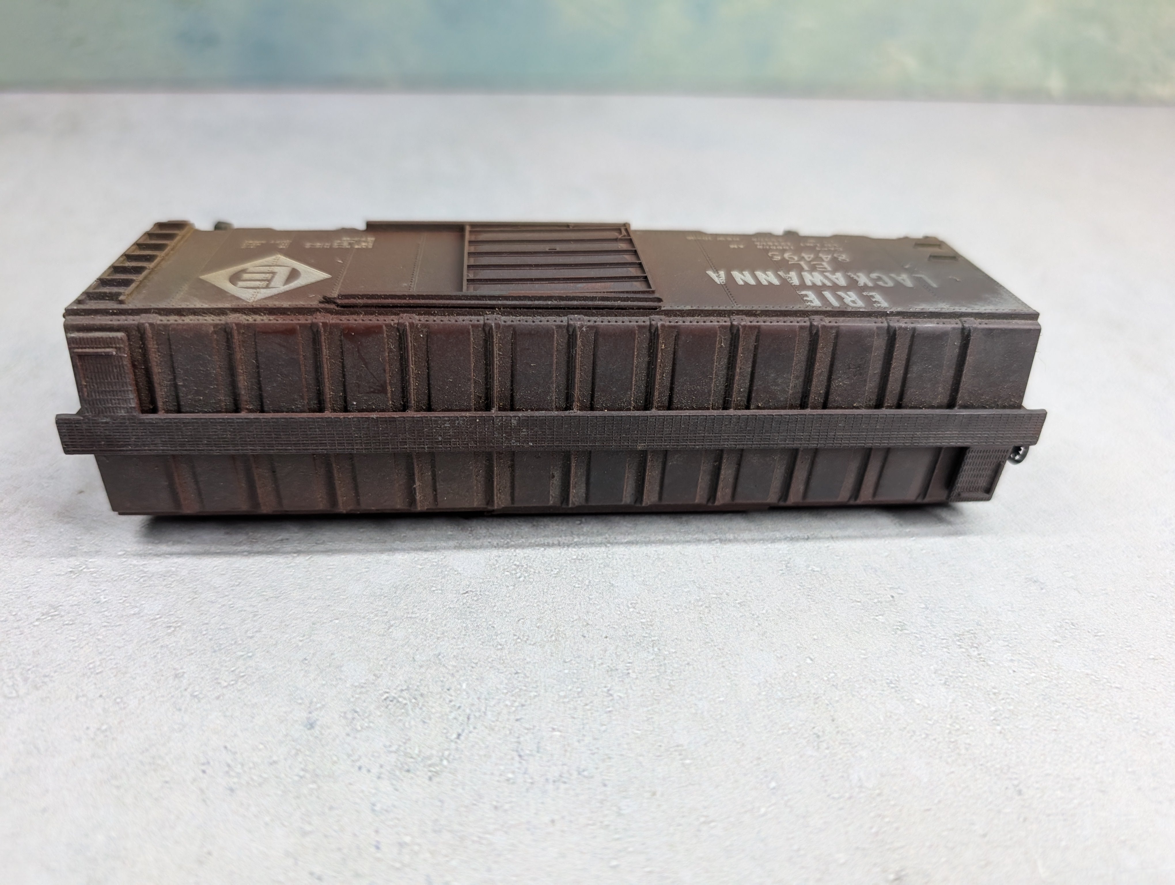 USED Athearn HO Scale 40' Box Car Erie Lackawanna EL #84495 Weathered