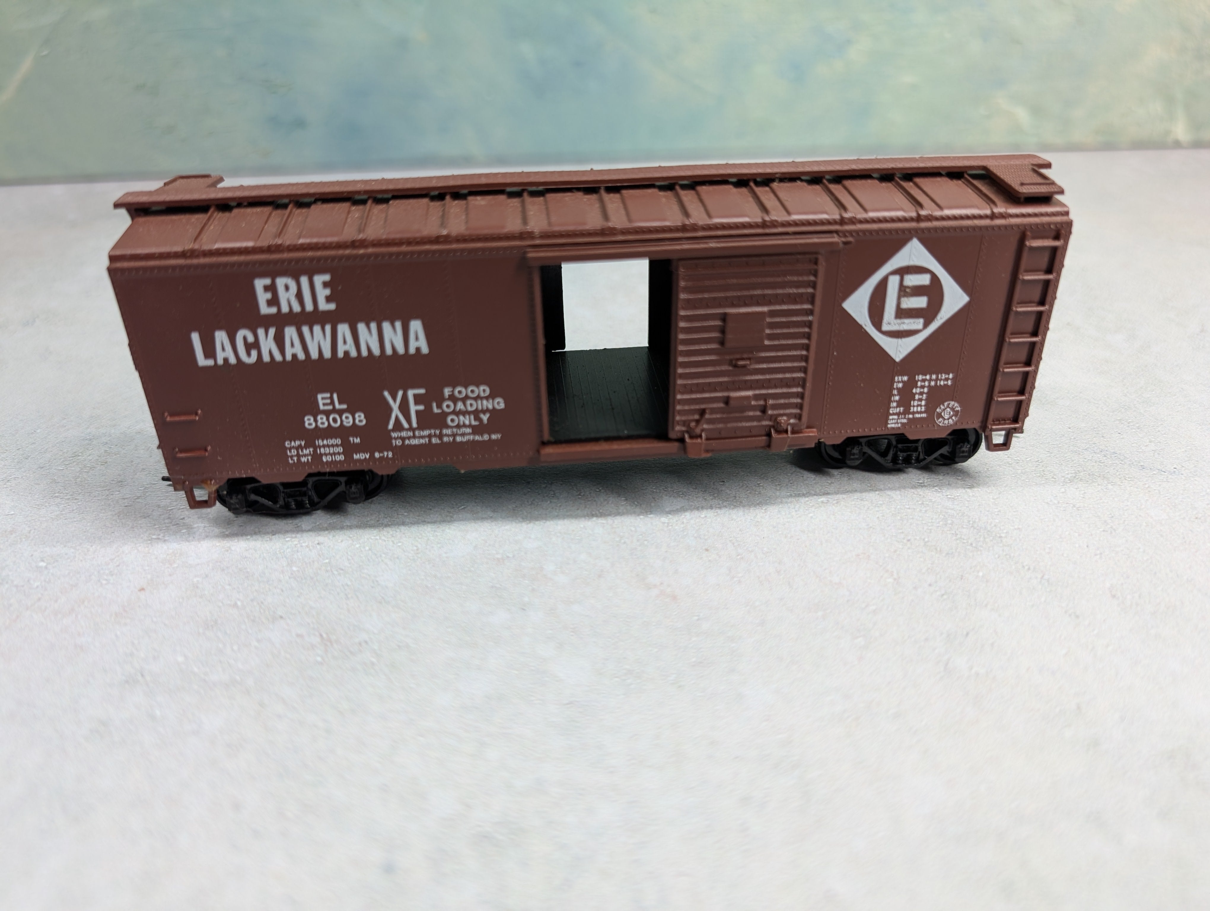 USED Athearn HO Scale 40' Box Car Erie Lackawanna EL #88098