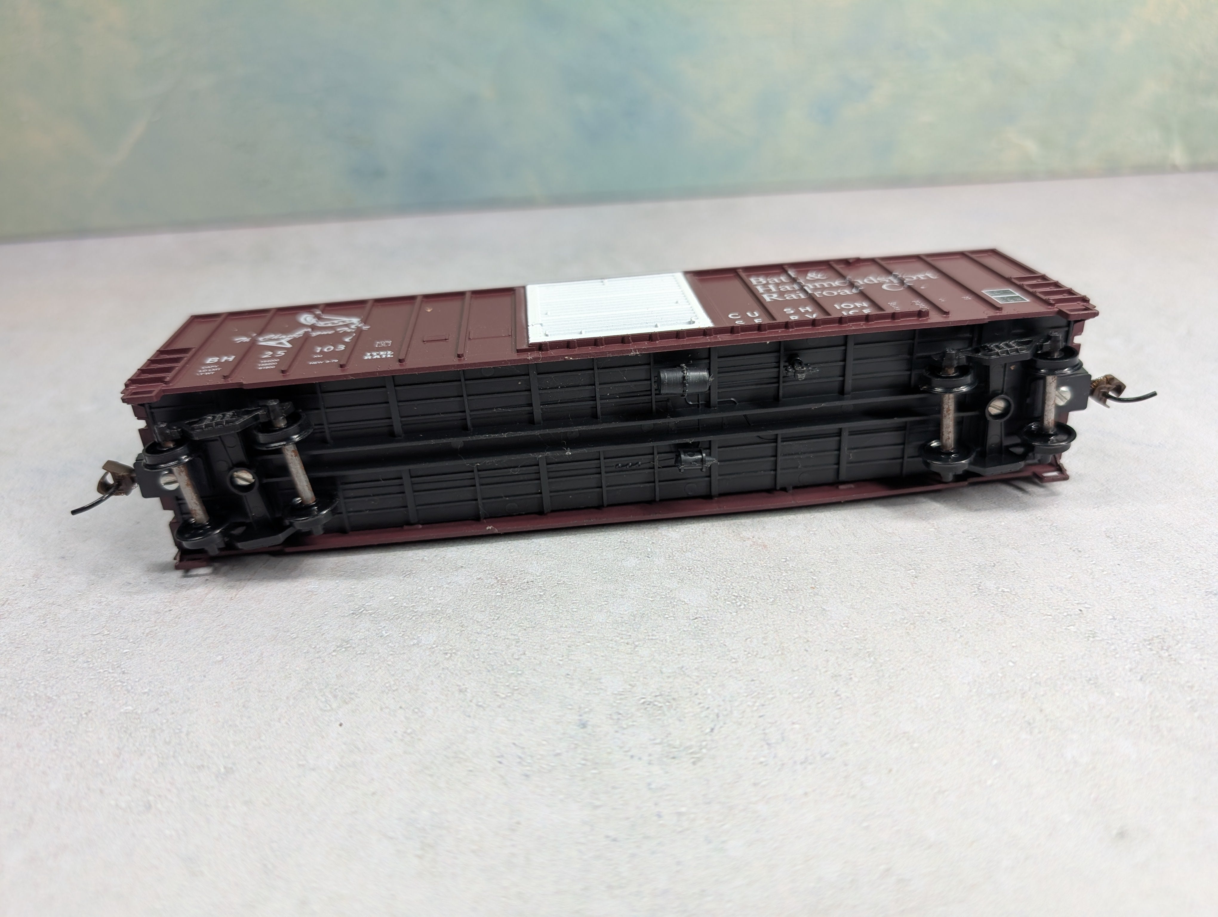 USED Roundhouse HO Scale 50' OB Box Car Bath and Hammondsport BH #25103