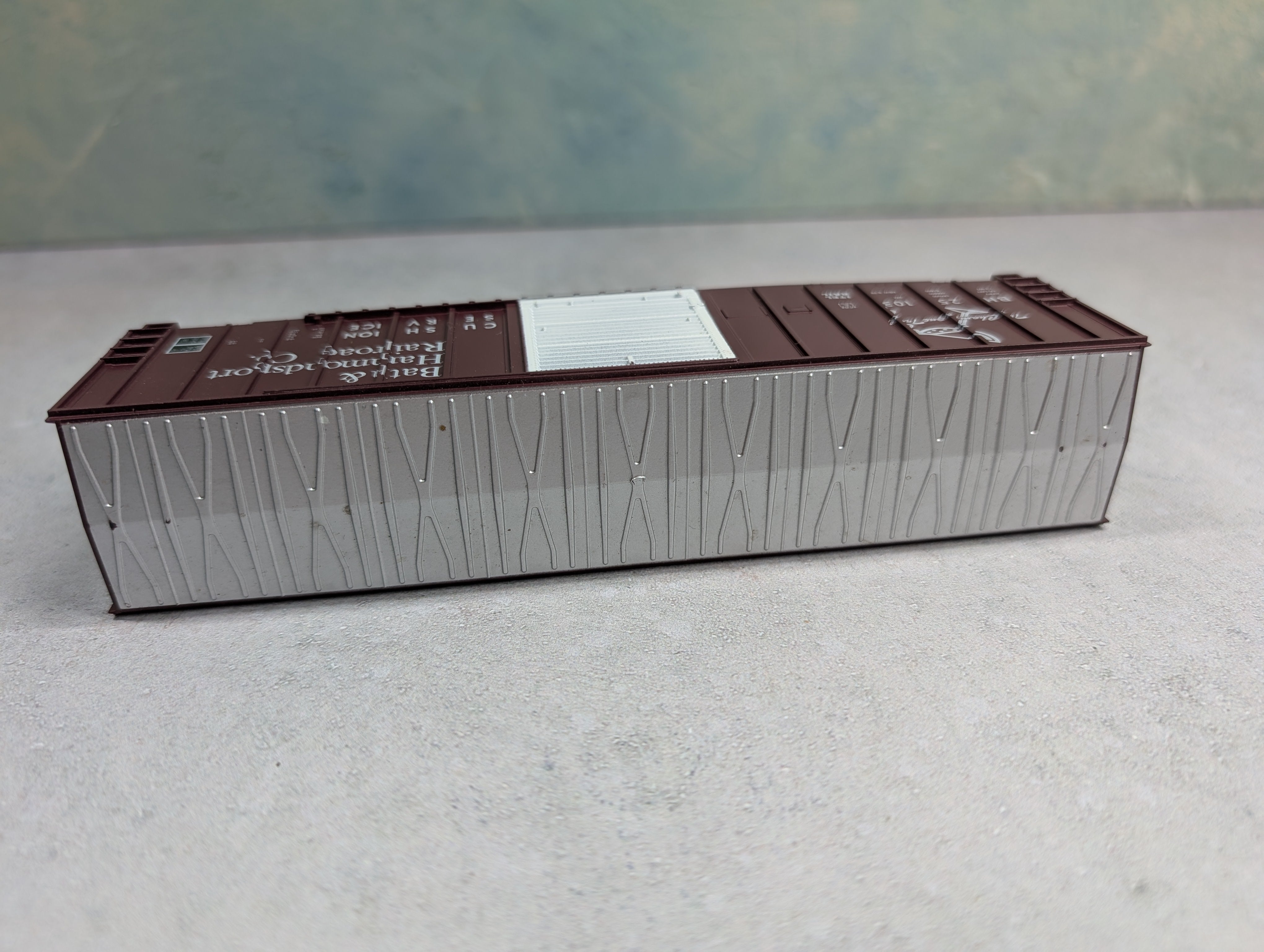 USED Roundhouse HO Scale 50' OB Box Car Bath and Hammondsport BH #25103