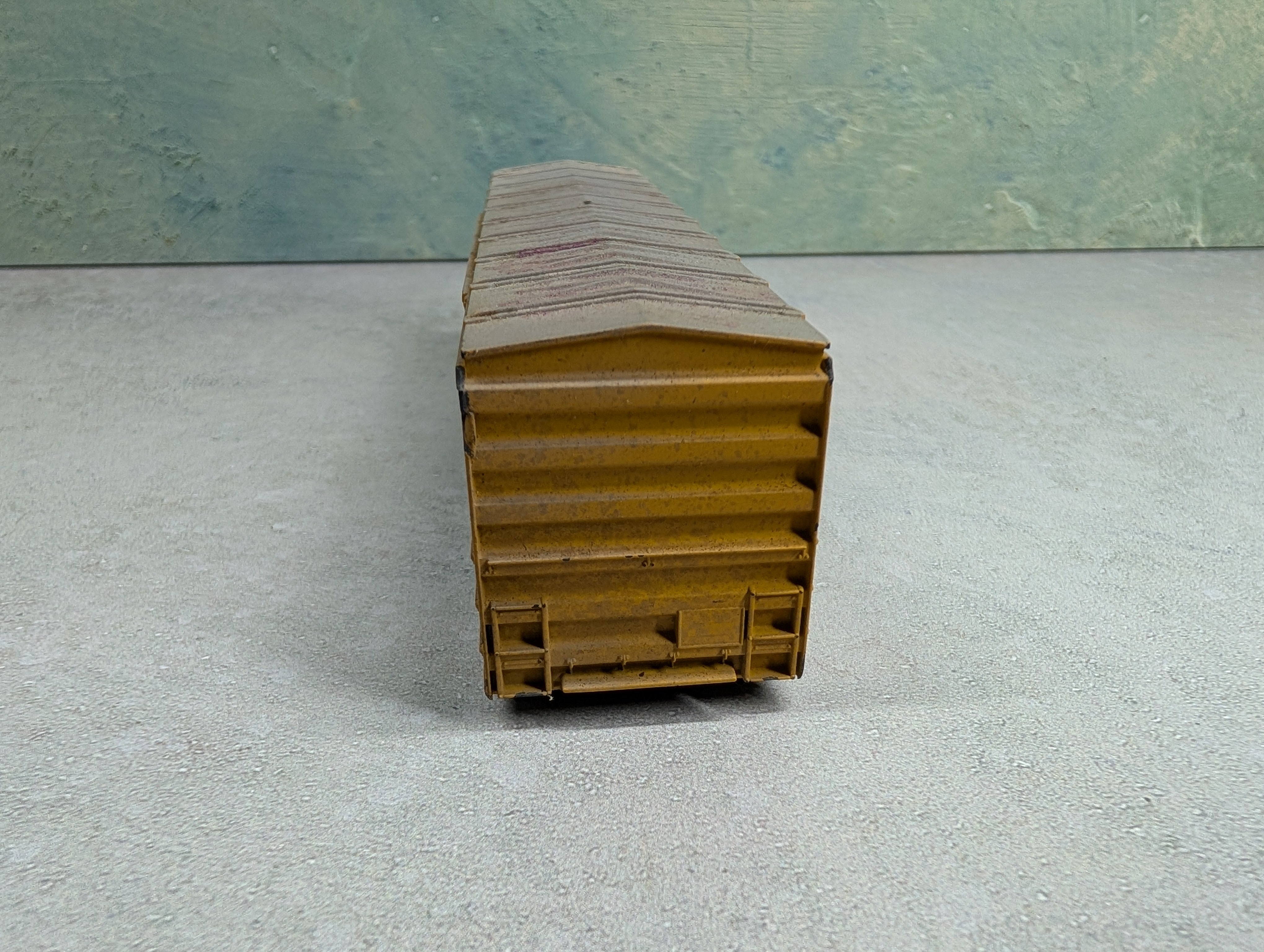 USED Athearn HO Scale 50' Box Car Railbox RBOX #10001 Weathered