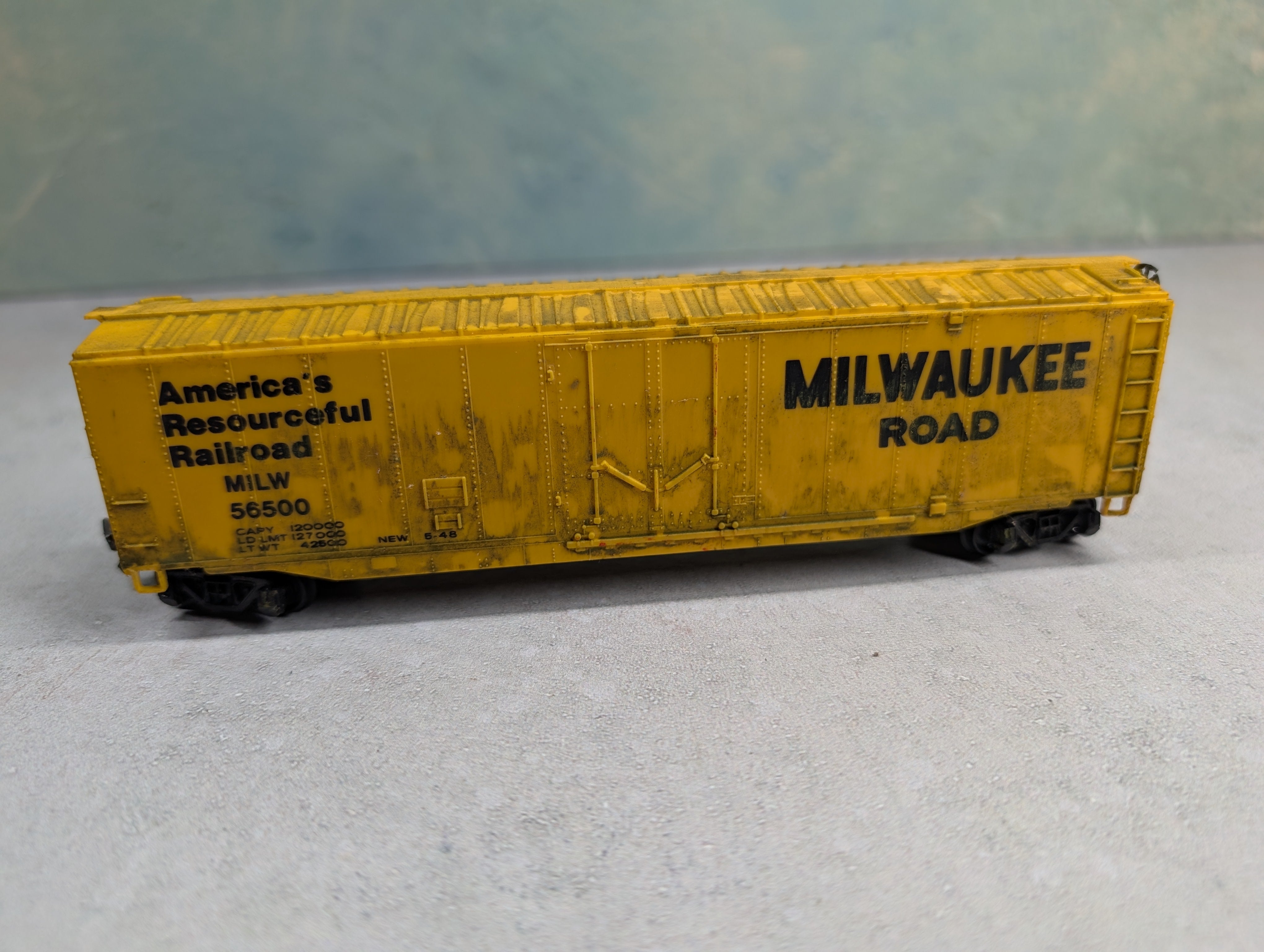 USED Bachmann HO Scale 50' Box Car Milwaukee Road MILW #56500 Weathered