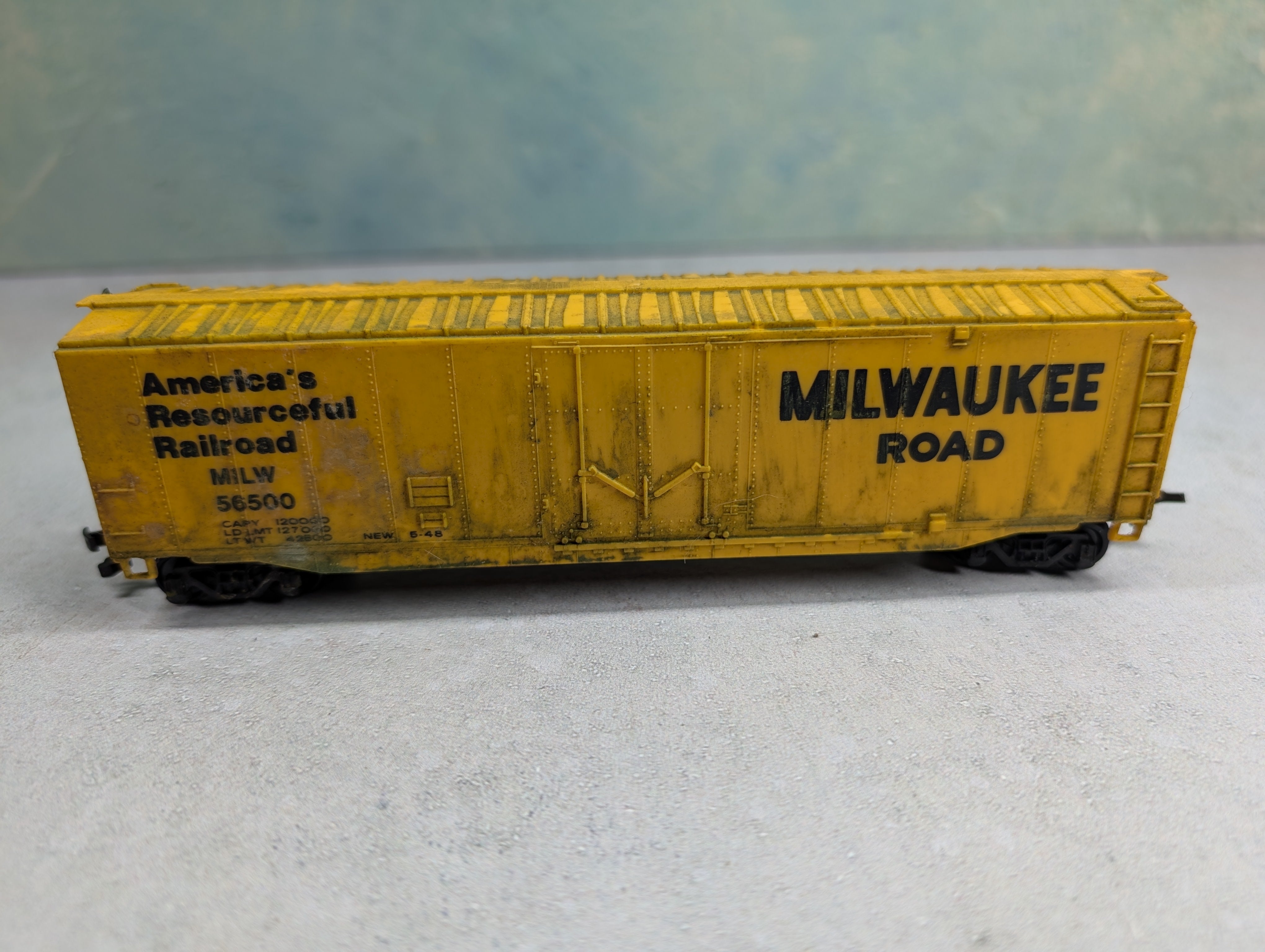 USED Bachmann HO Scale 50' Box Car Milwaukee Road MILW #56500 Weathered