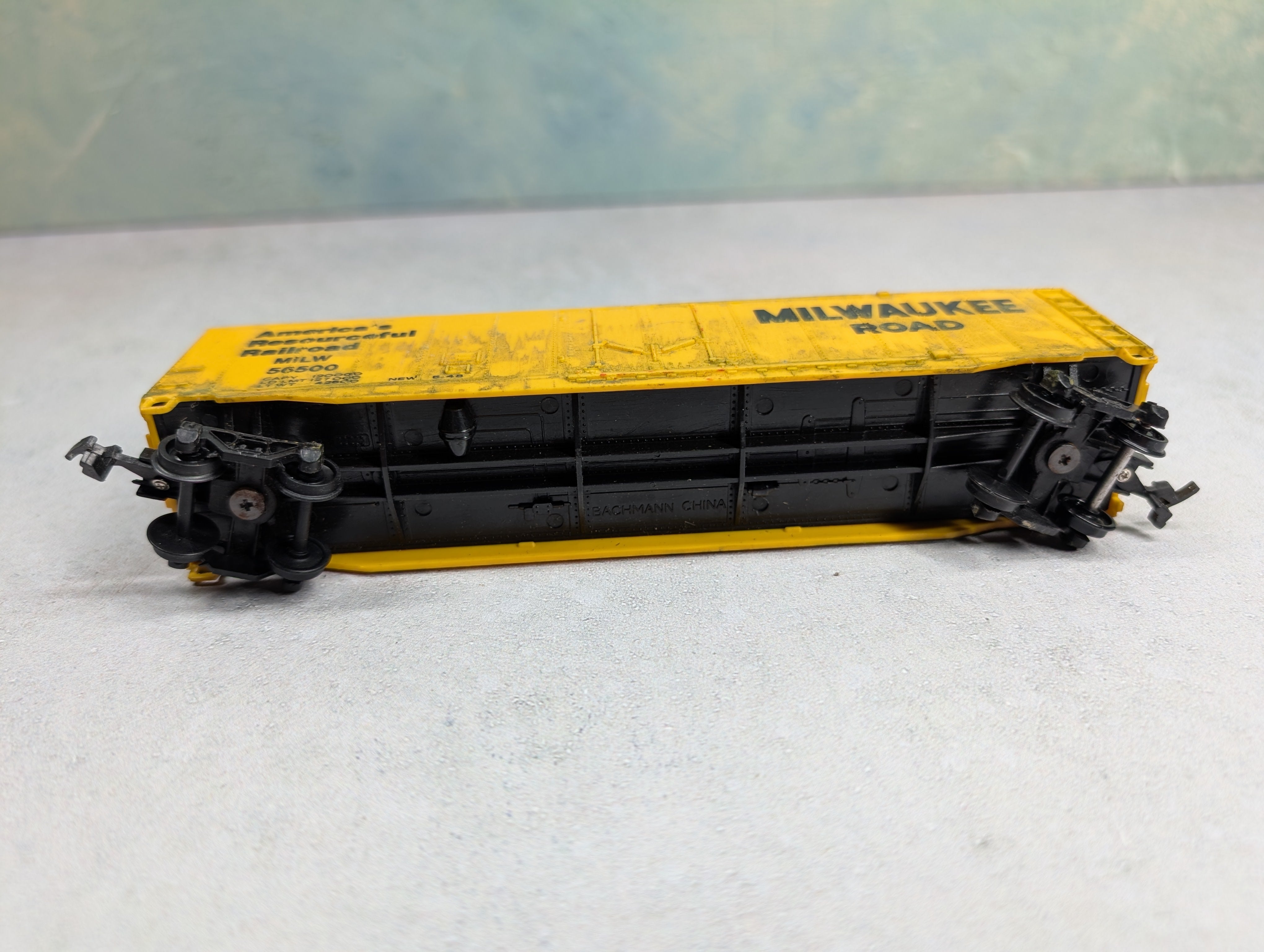 USED Bachmann HO Scale 50' Box Car Milwaukee Road MILW #56500 Weathered